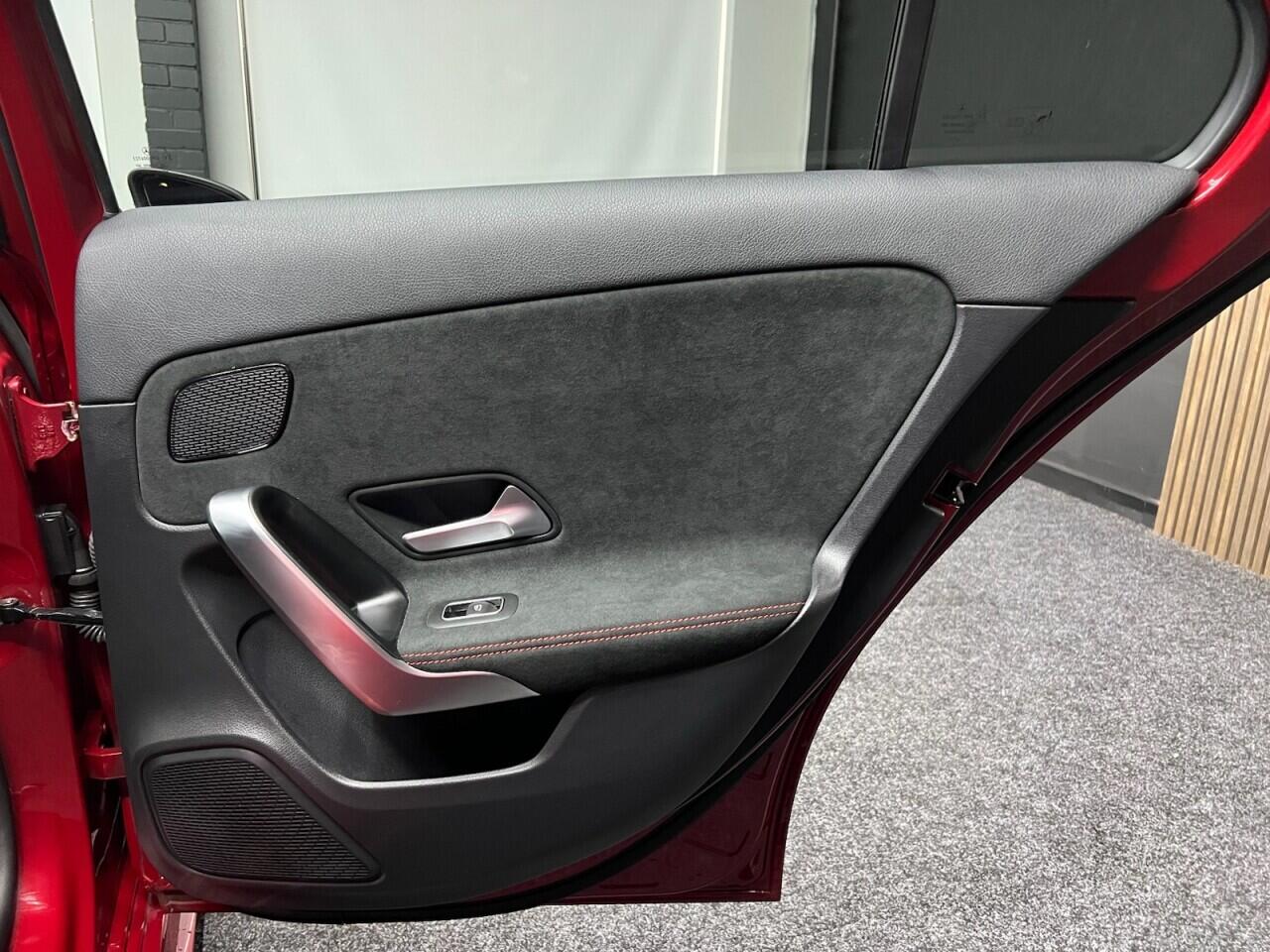 Mercedes-Benz A-Class view 40