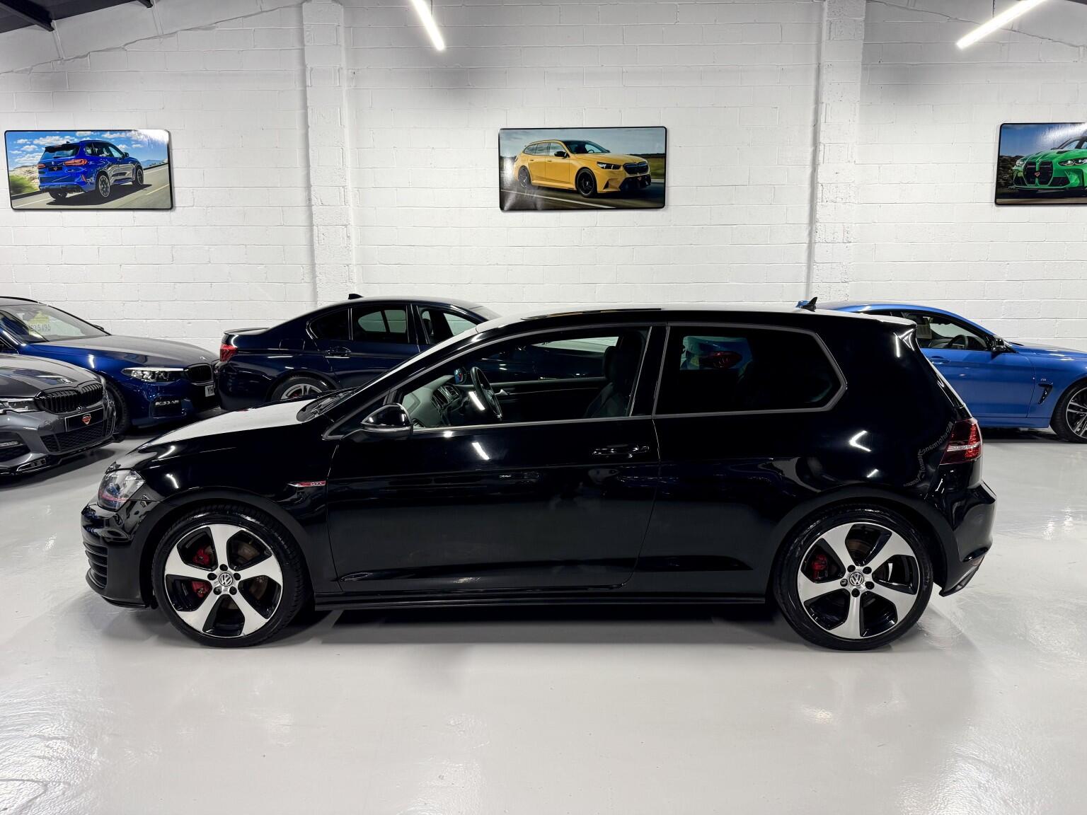 Volkswagen Golf view 13