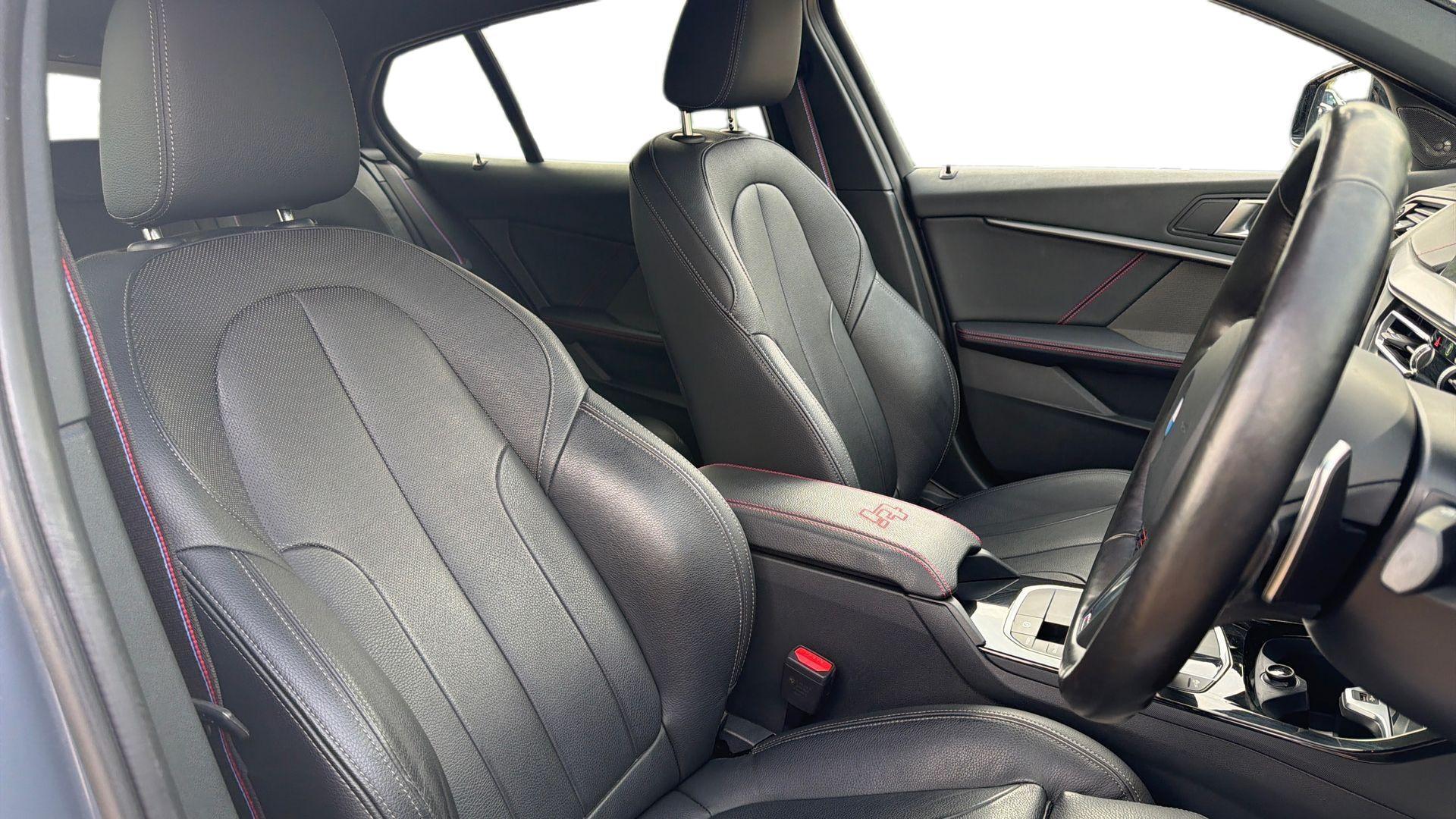BMW 1 Series view 11