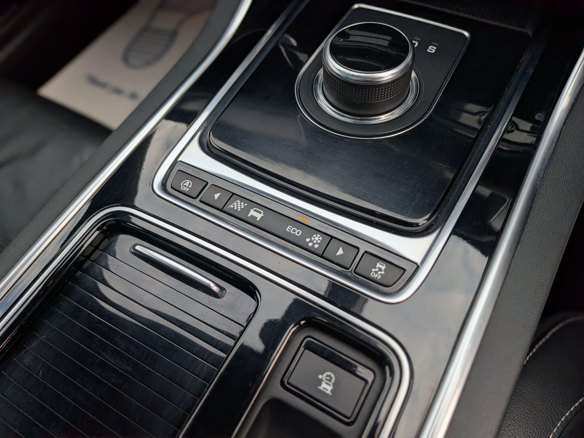 Jaguar XF view 47