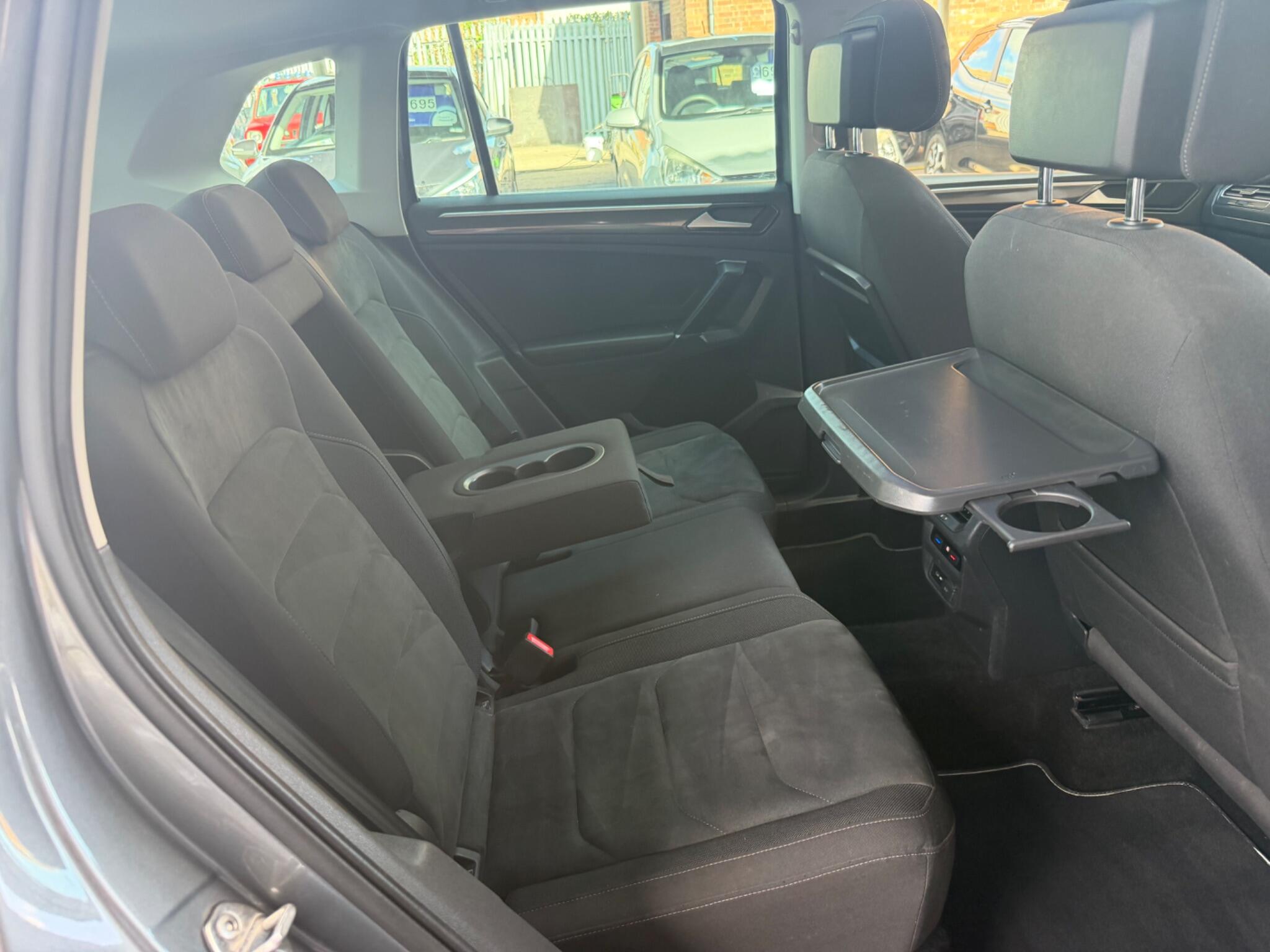 Volkswagen Tiguan view 17