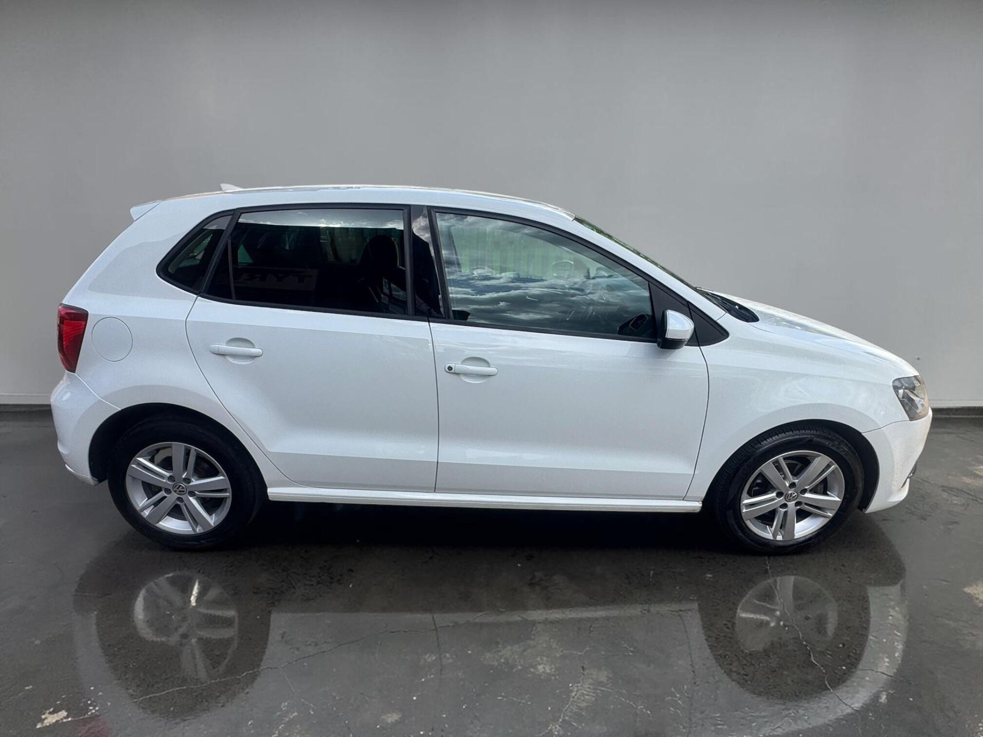 Volkswagen Polo view 13