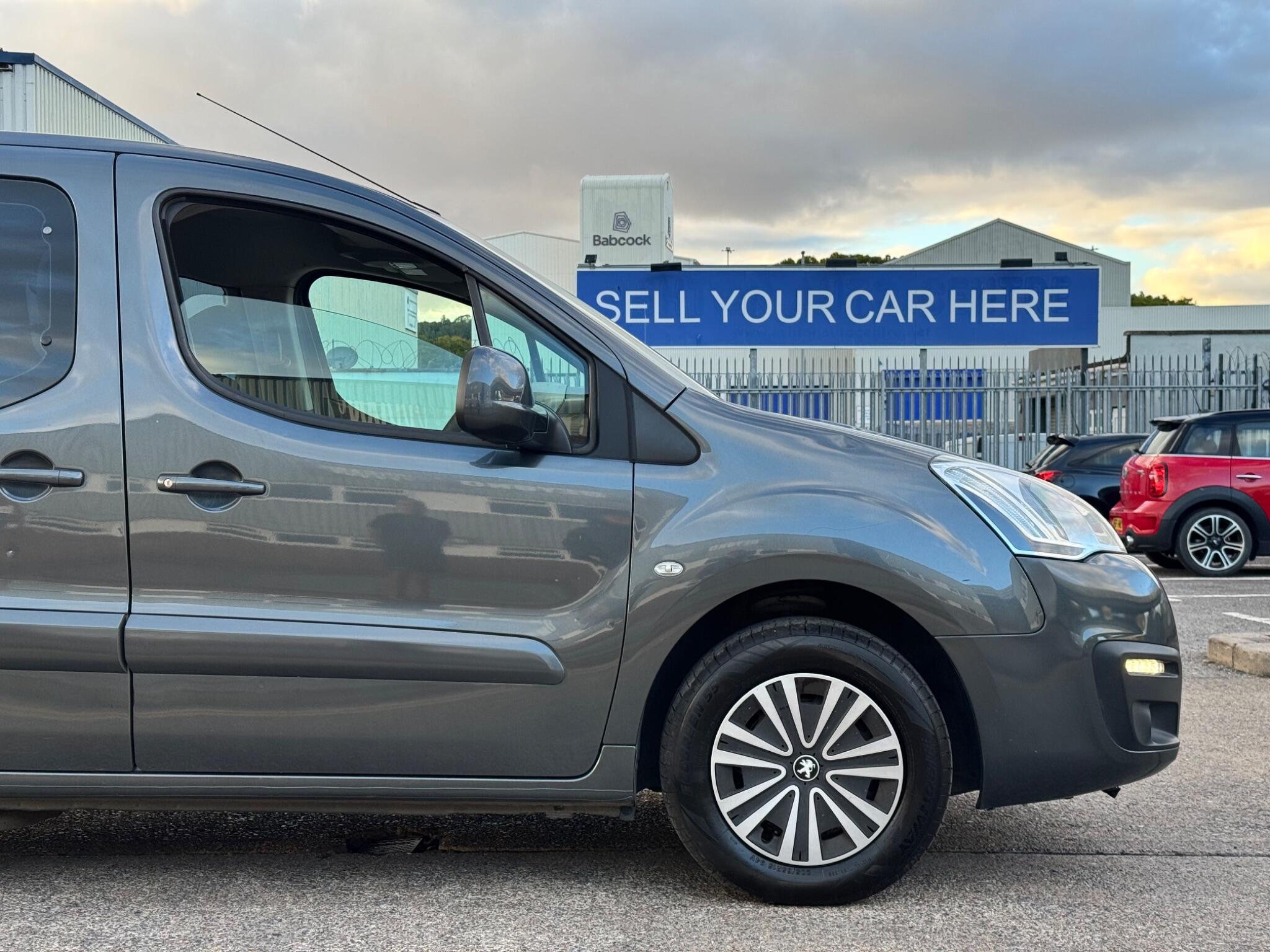 Peugeot Partner Tepee view 16