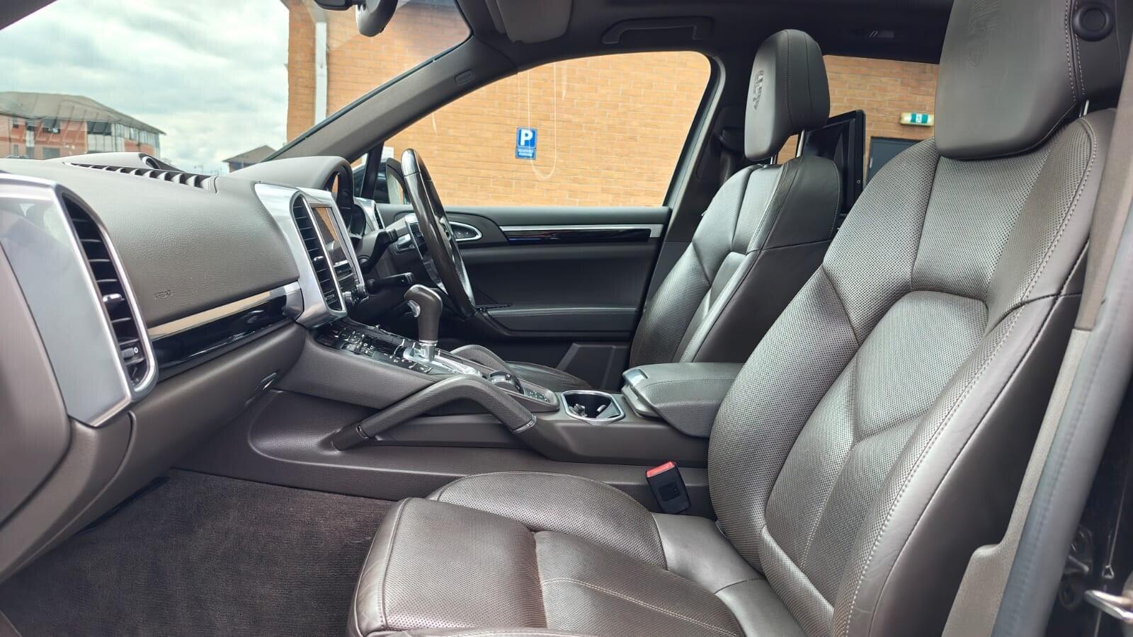 Porsche Cayenne view 23