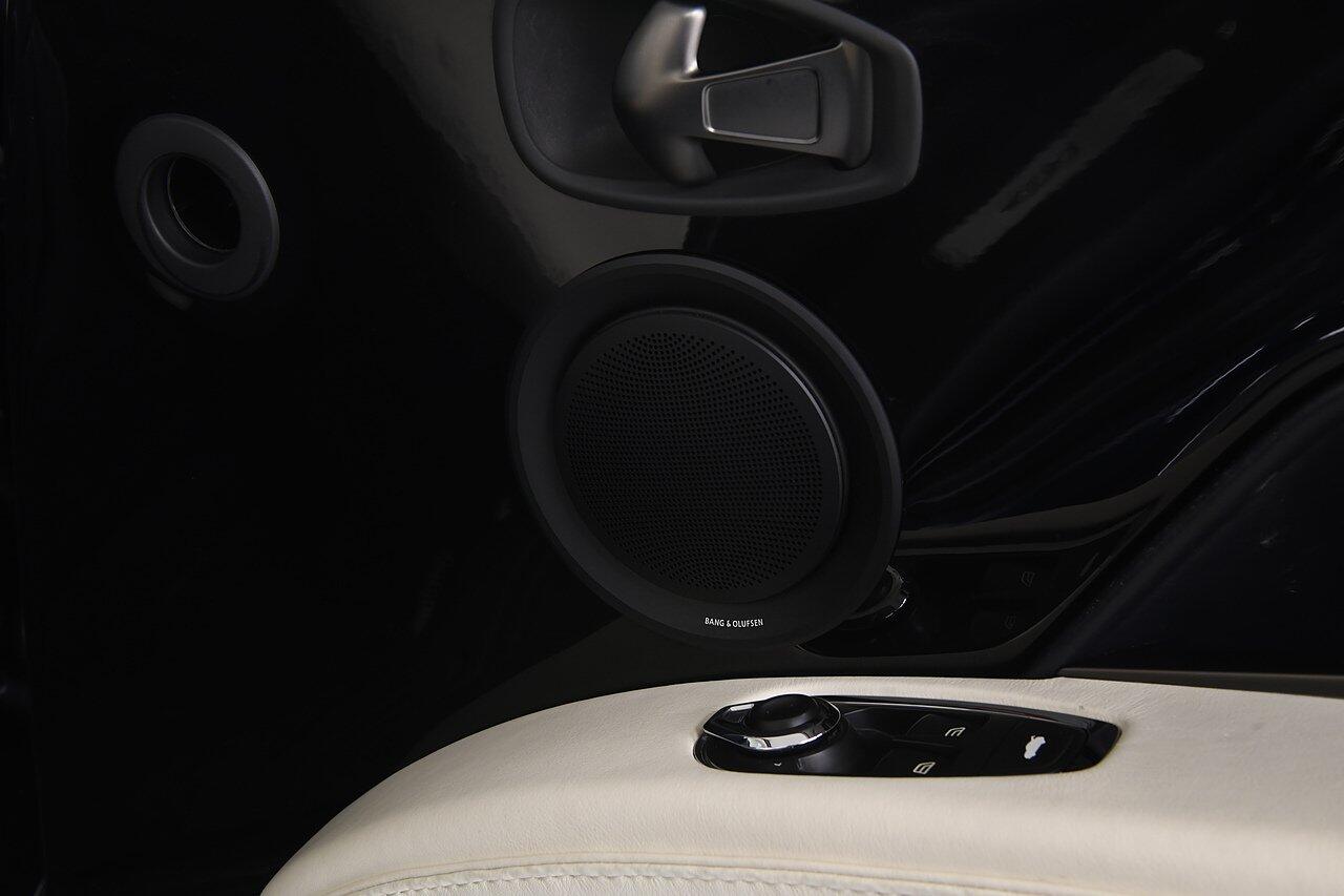 Aston Martin DBS view 27