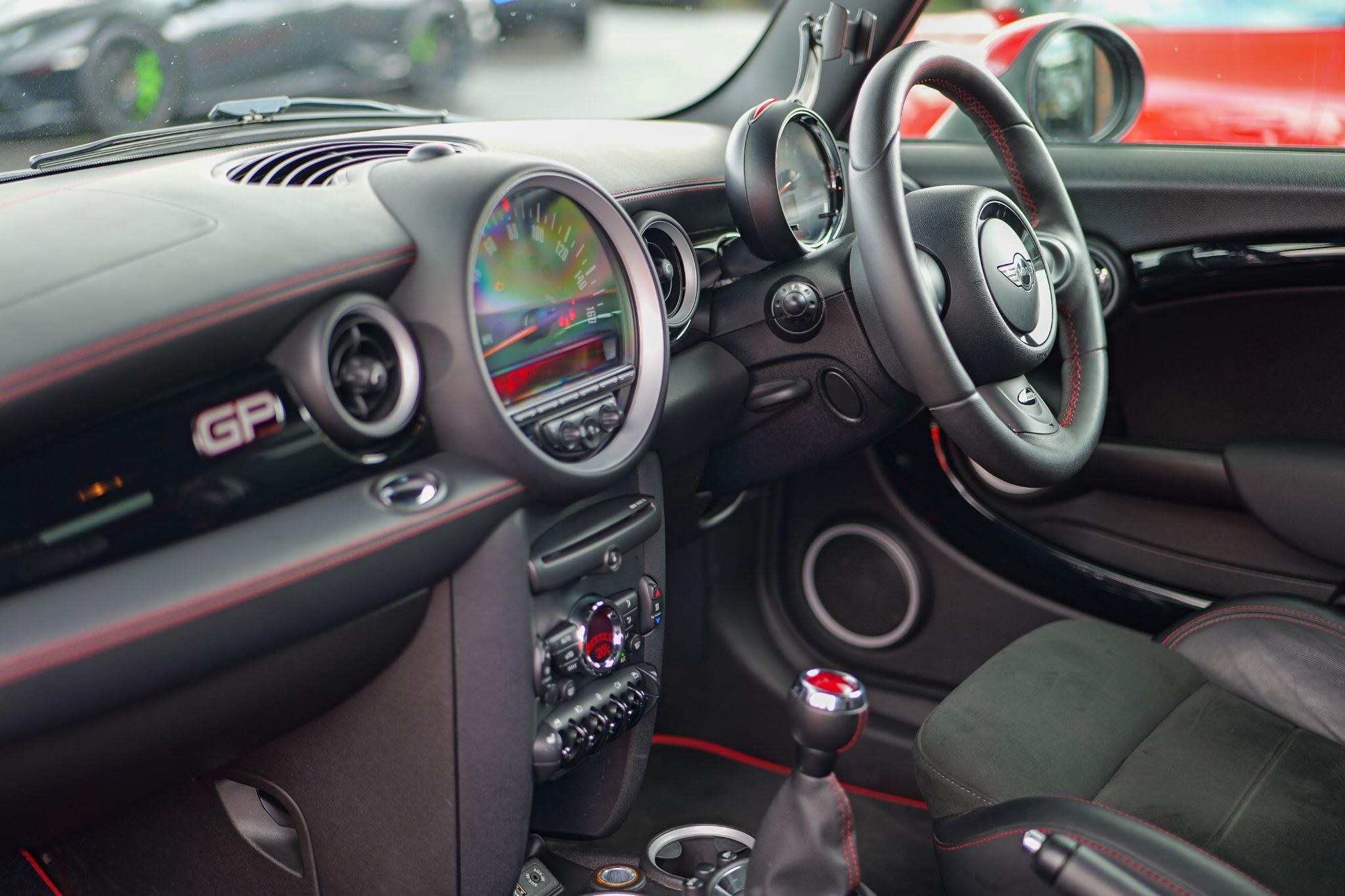 Mini Cooper view 17