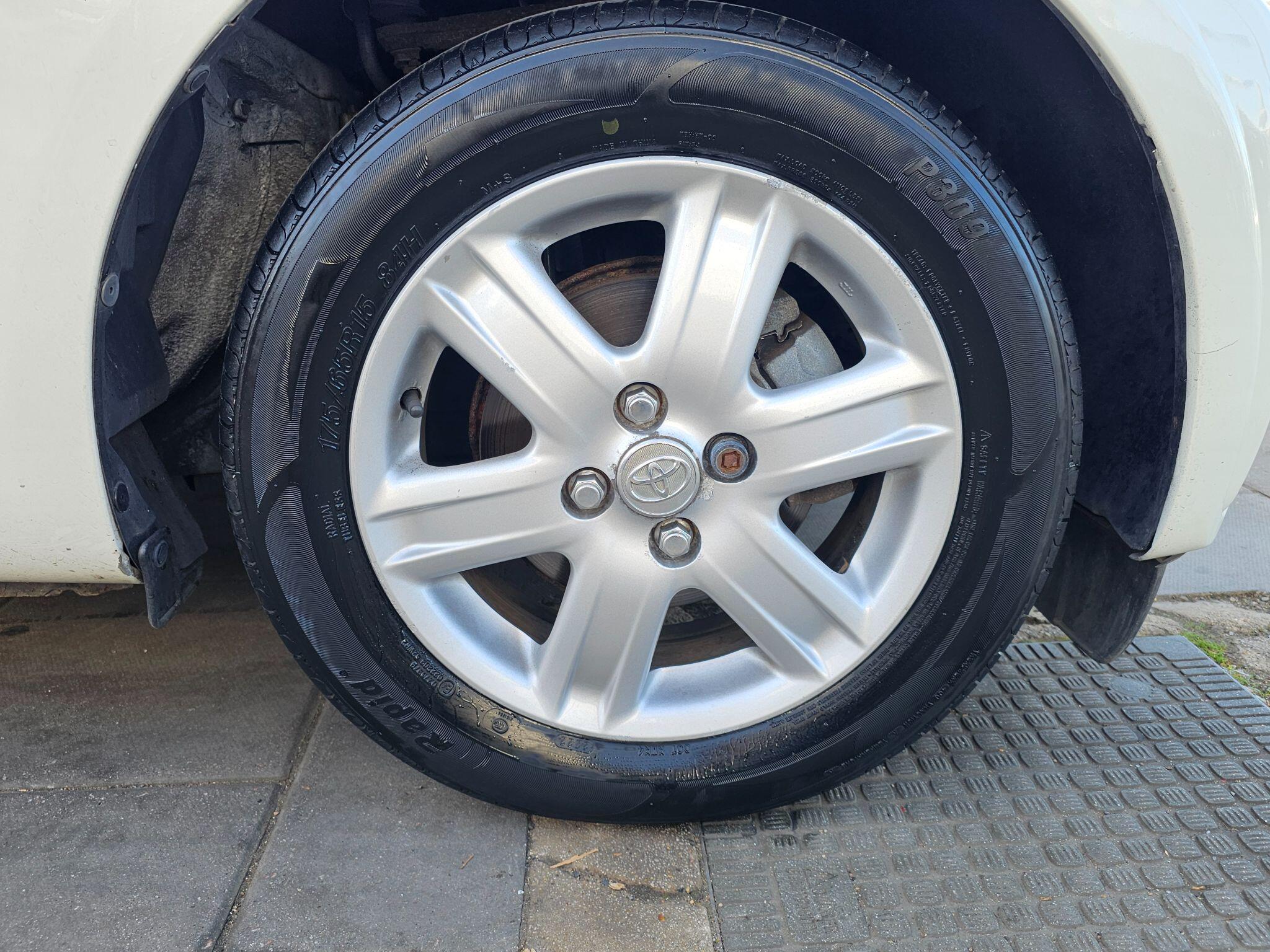 Toyota Iq view 39