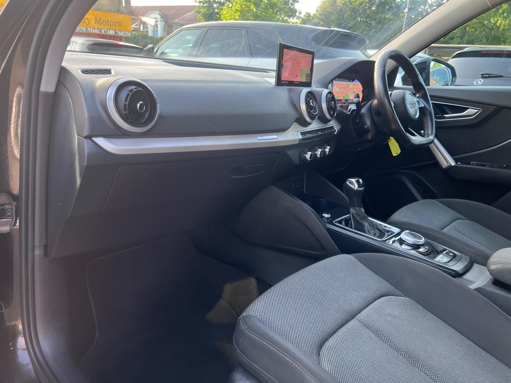 Audi Q2 view 32