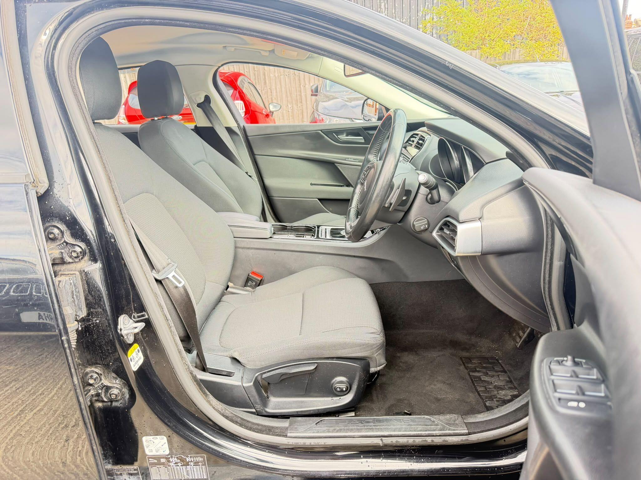 Jaguar XE view 11