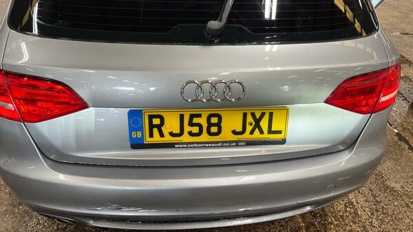 Audi A4 Avant view 9