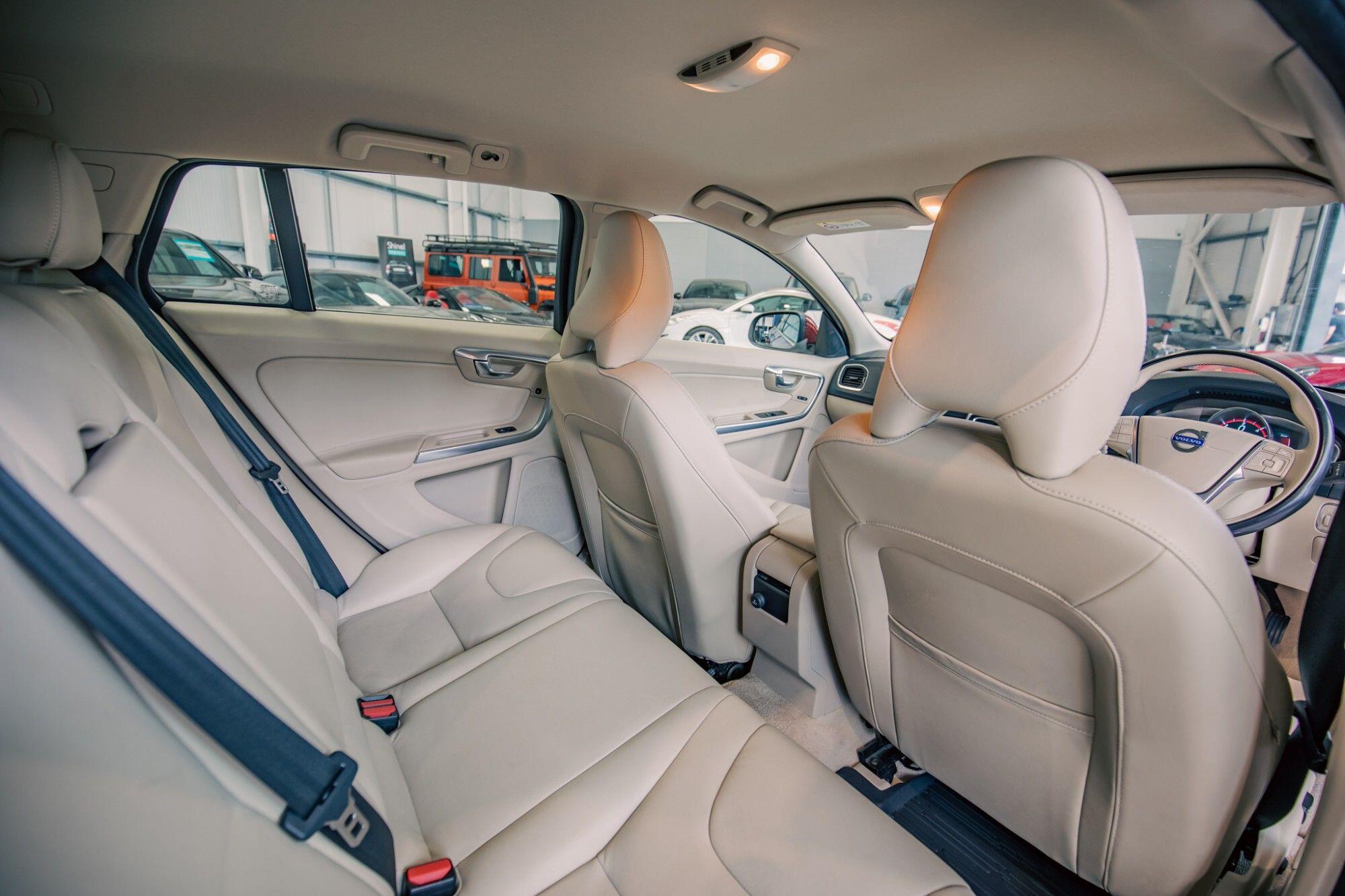 Volvo V60 view 9