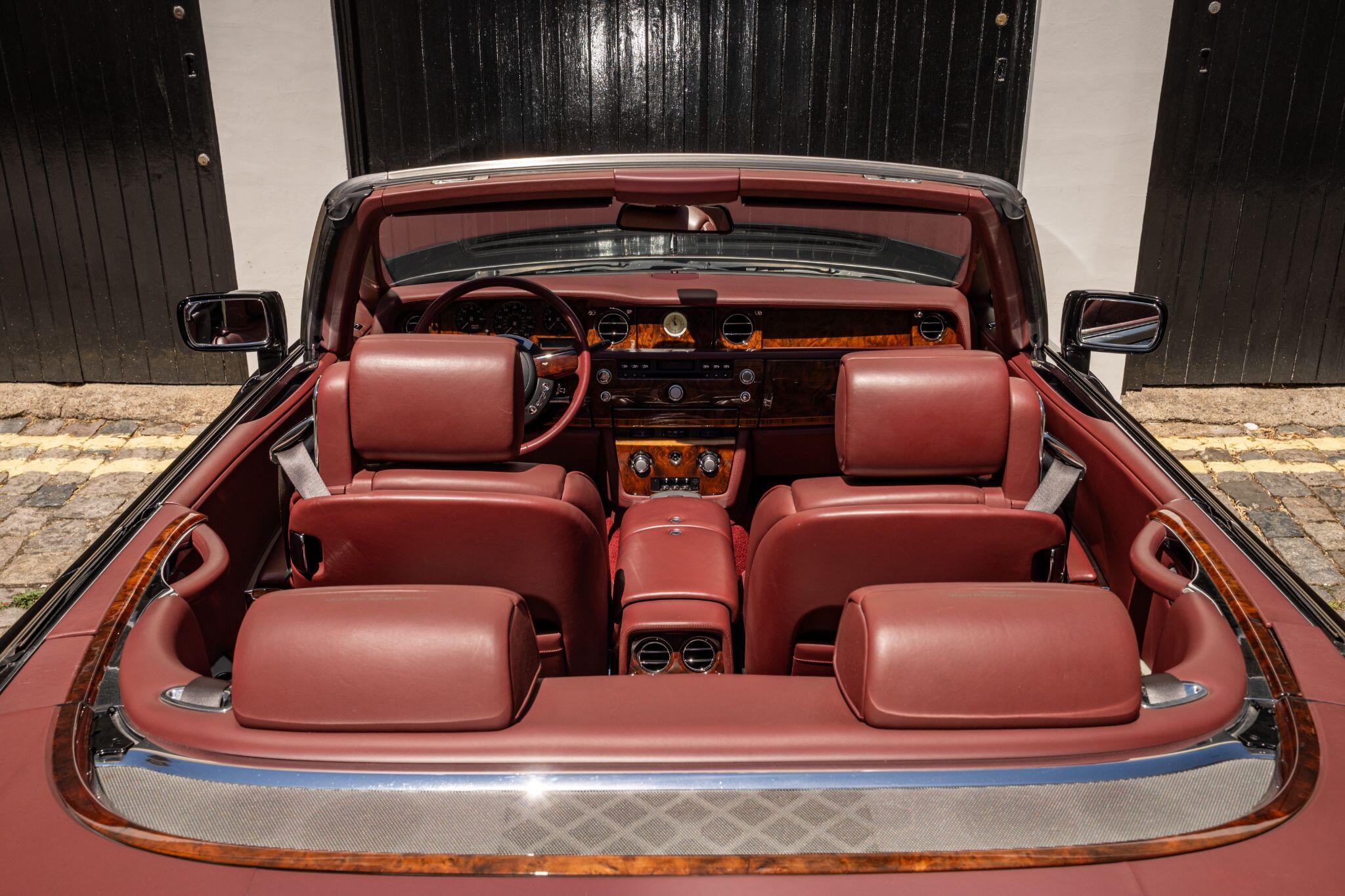 Rolls-Royce Phantom view 35