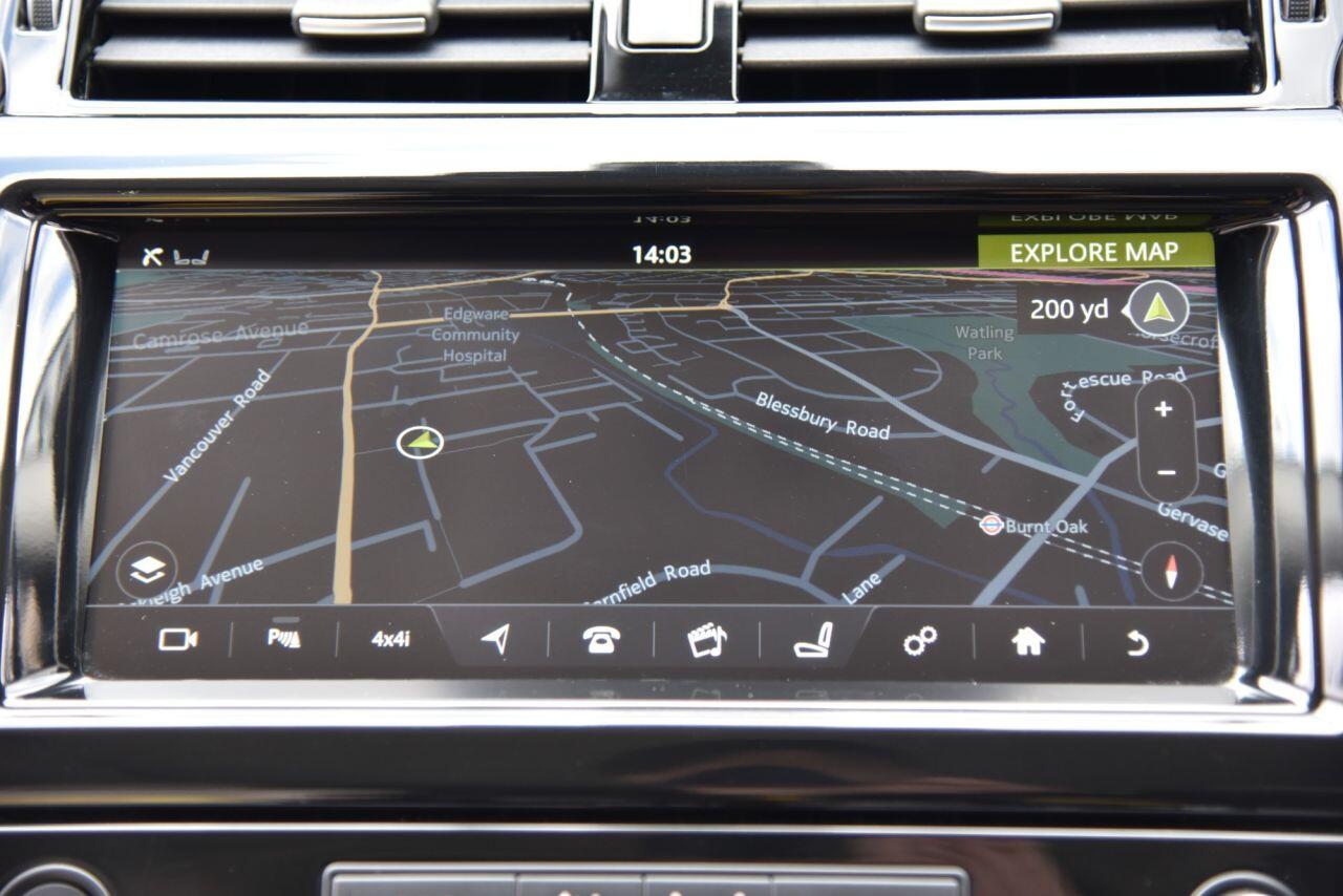 Land Rover Discovery view 45