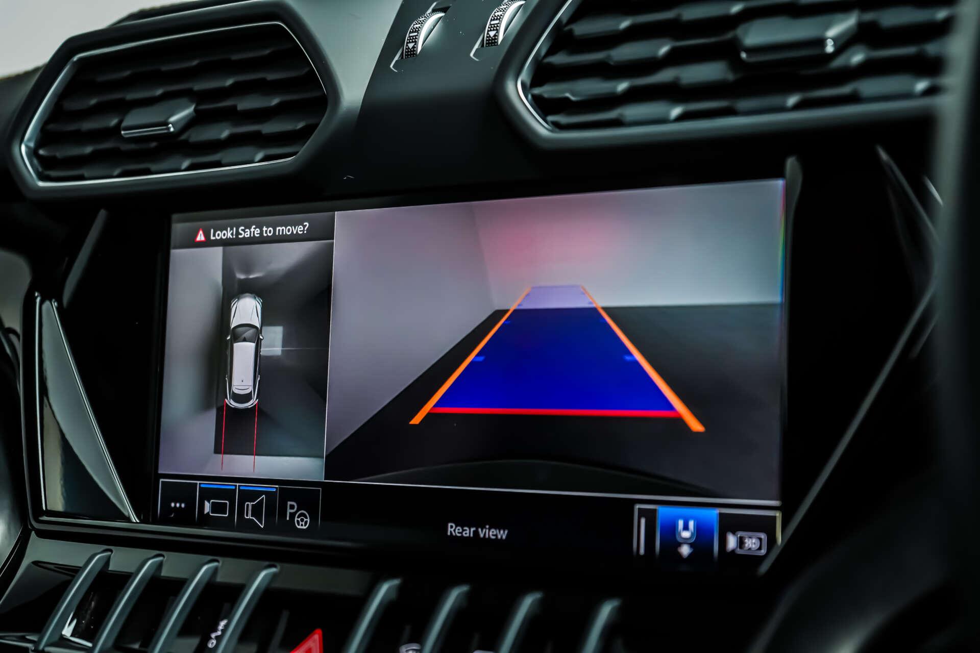 Lamborghini Urus view 17