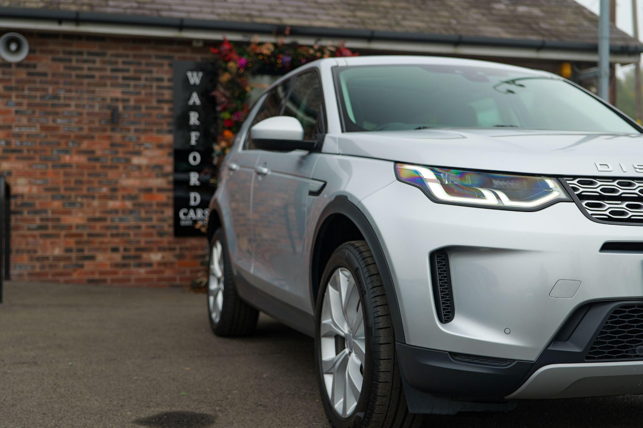 Land Rover Discovery Sport view 9