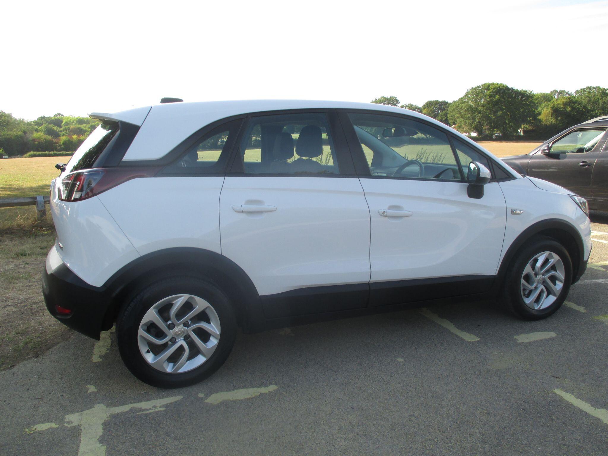 Vauxhall Crossland X view 8