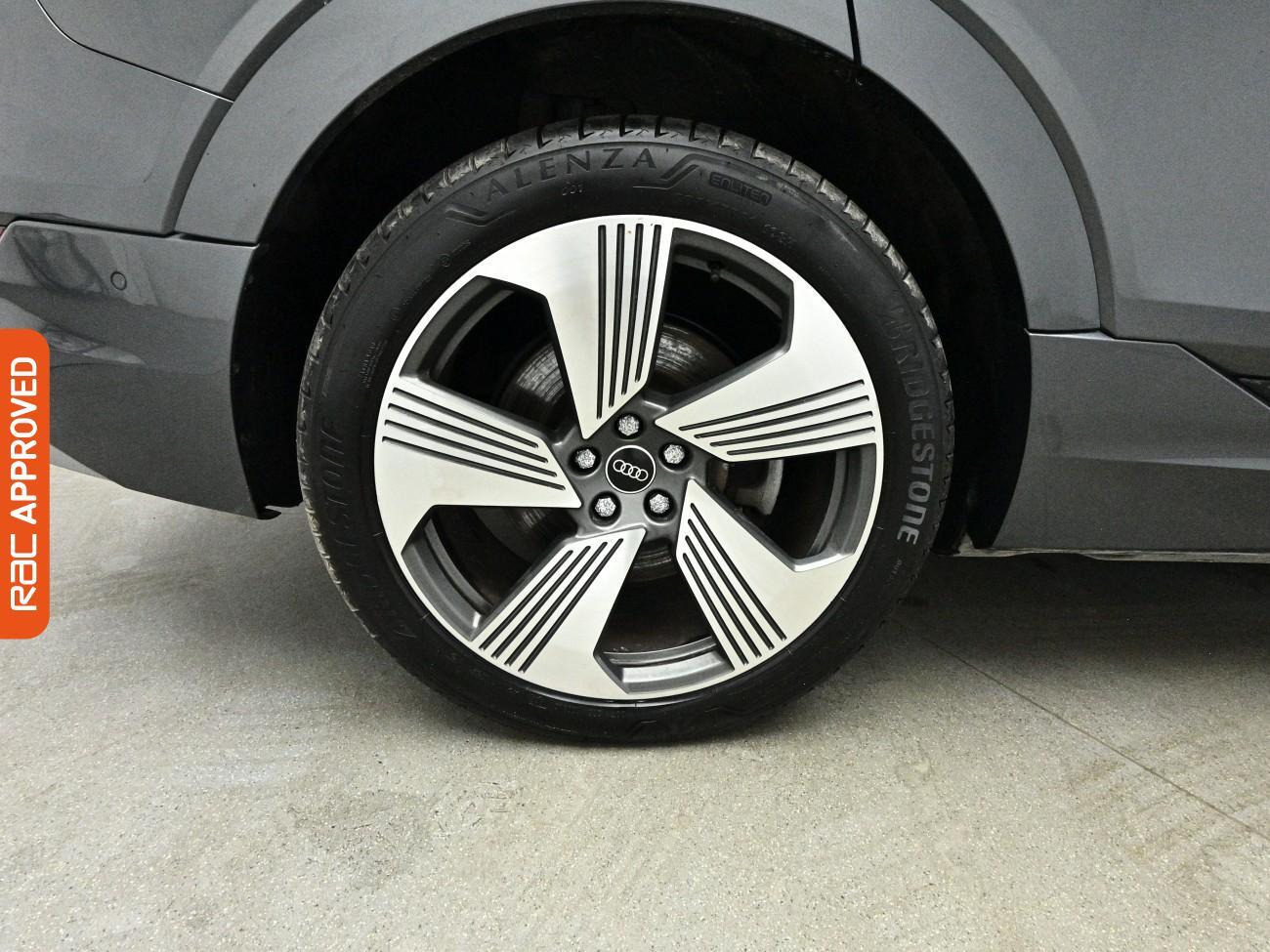 Audi E-Tron view 16