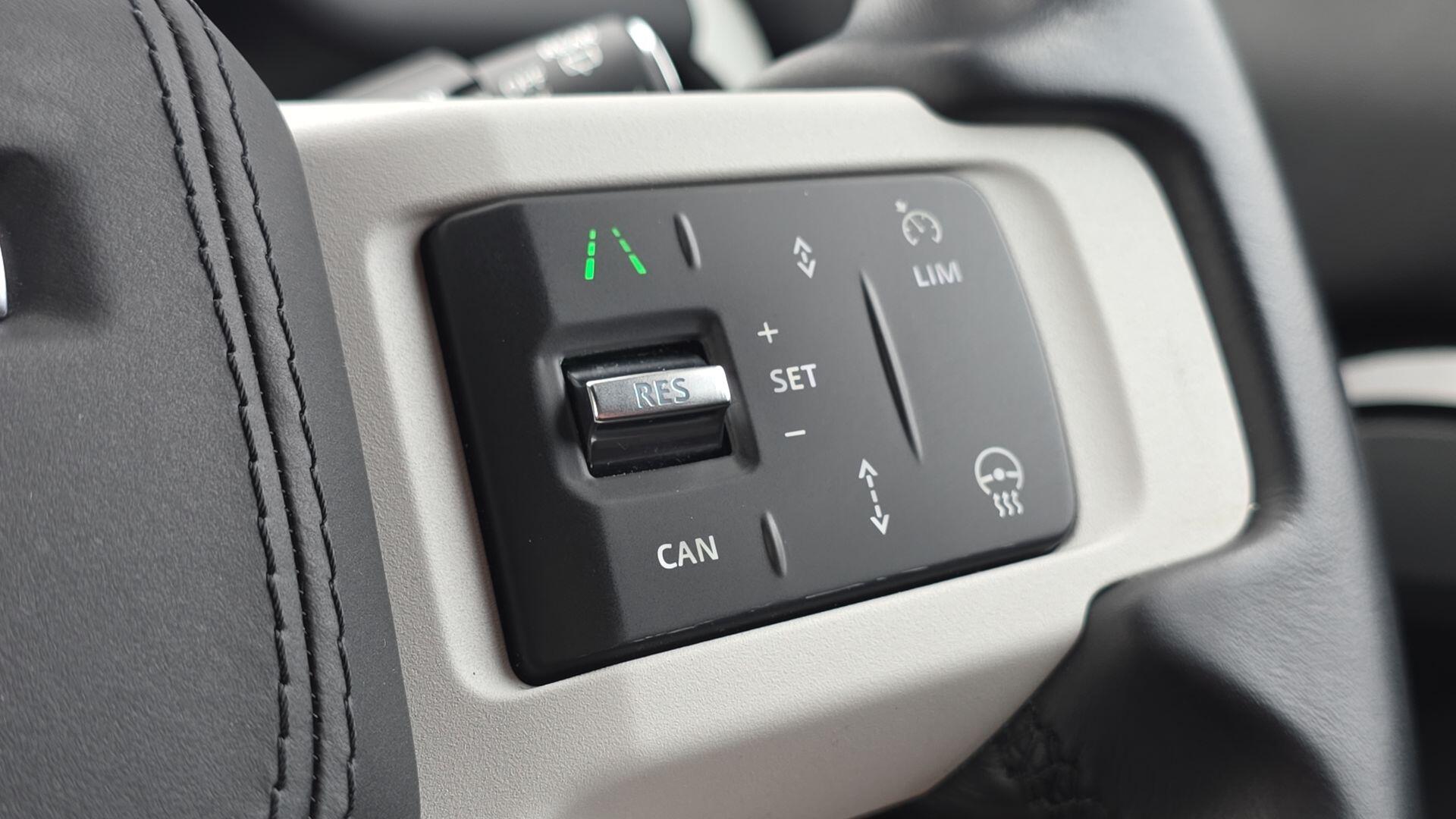 Land Rover Defender view 25