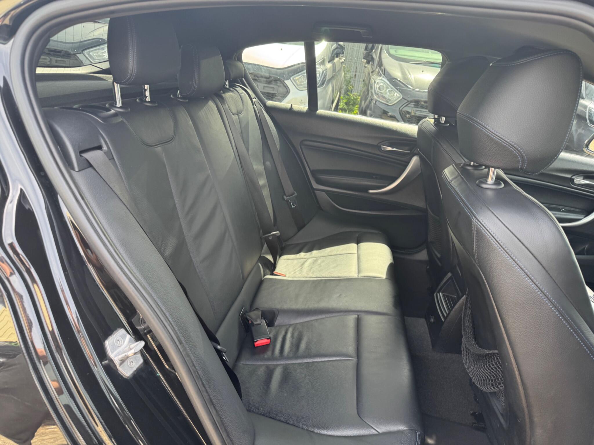 BMW 1 Series view 24