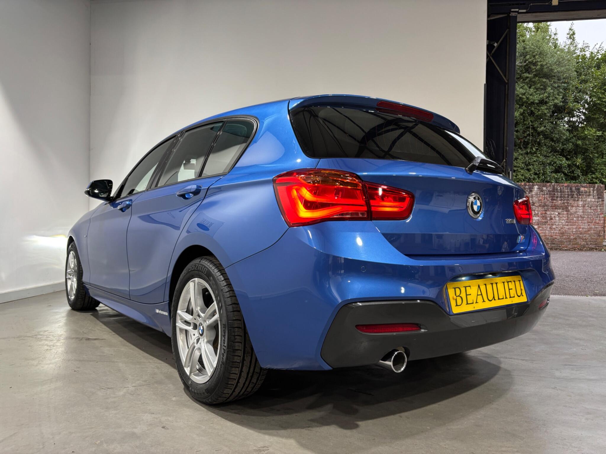 BMW 1 Series view 3