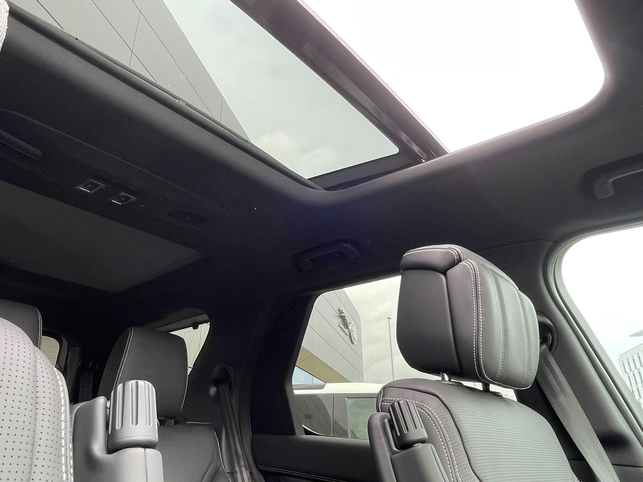 Land Rover Discovery view 33