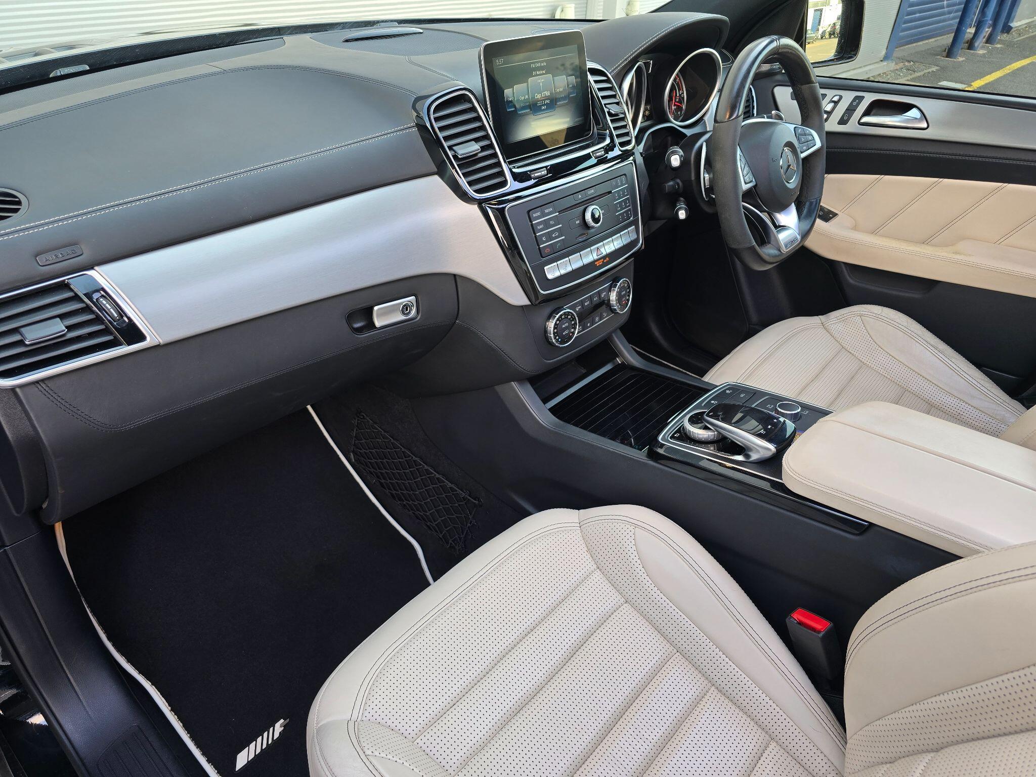 Mercedes-Benz Gle view 10