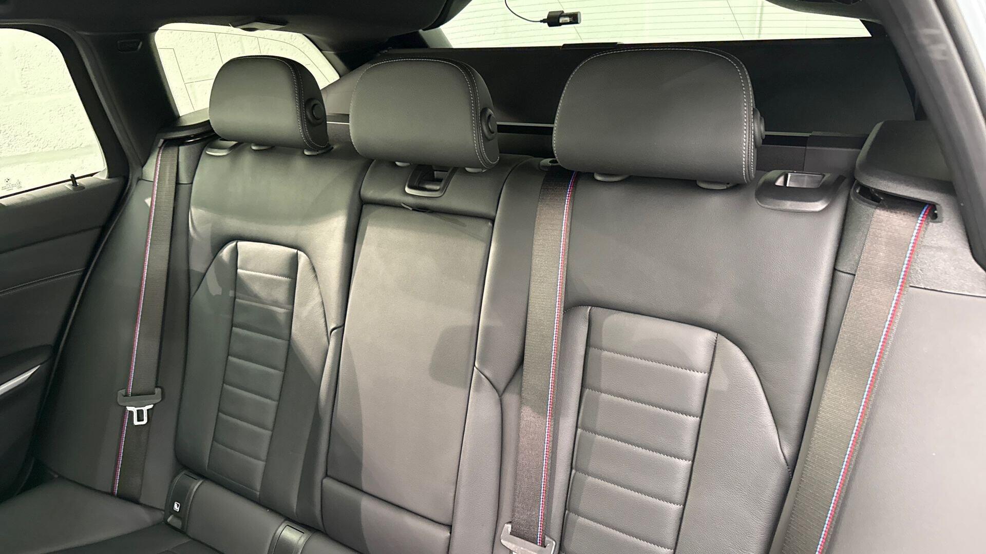 BMW 3 Series view 12