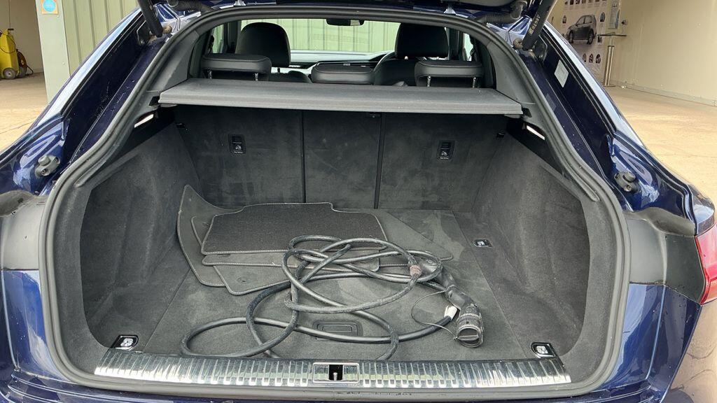Audi E-Tron view 10