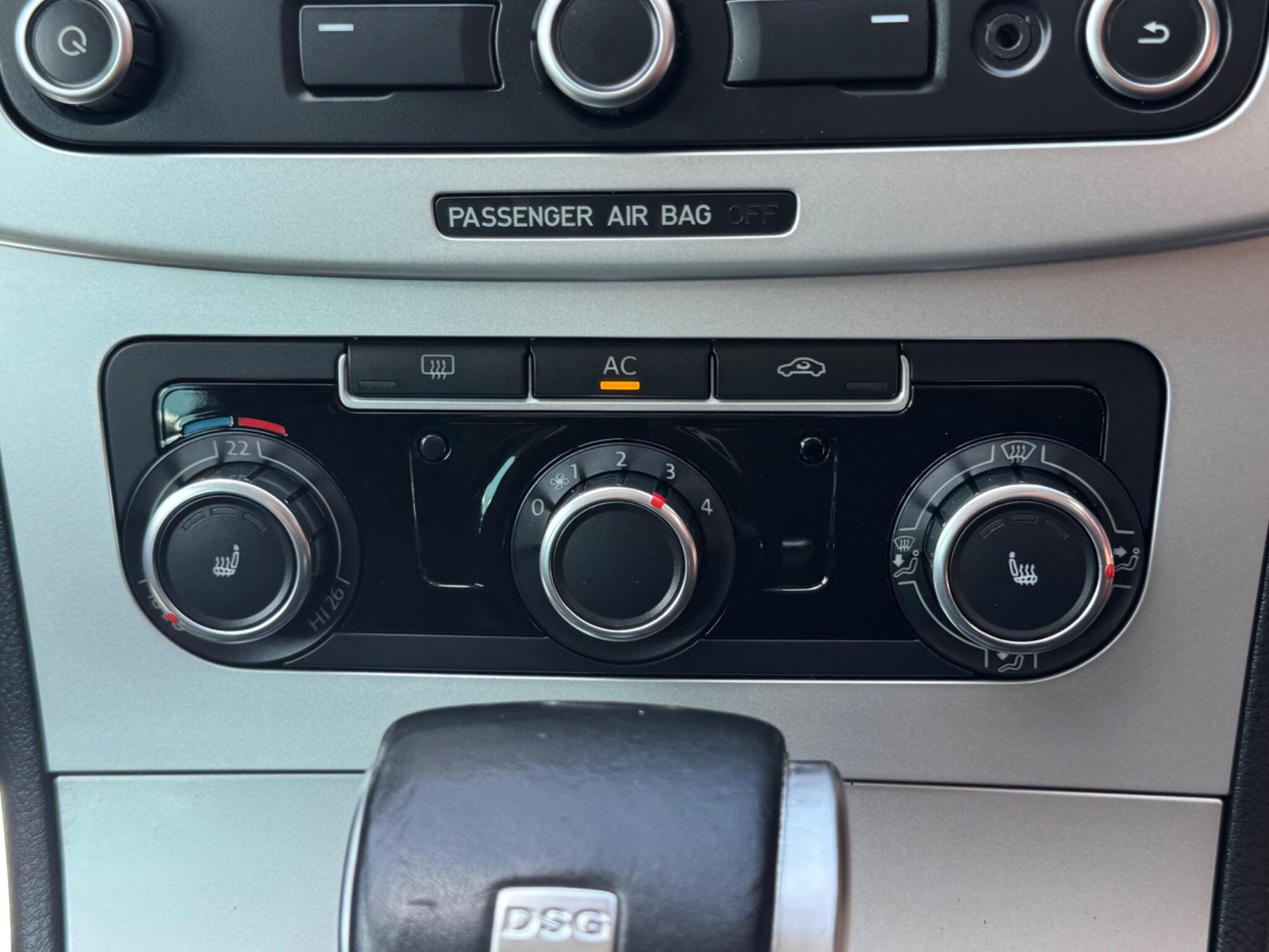 Volkswagen Passat view 18