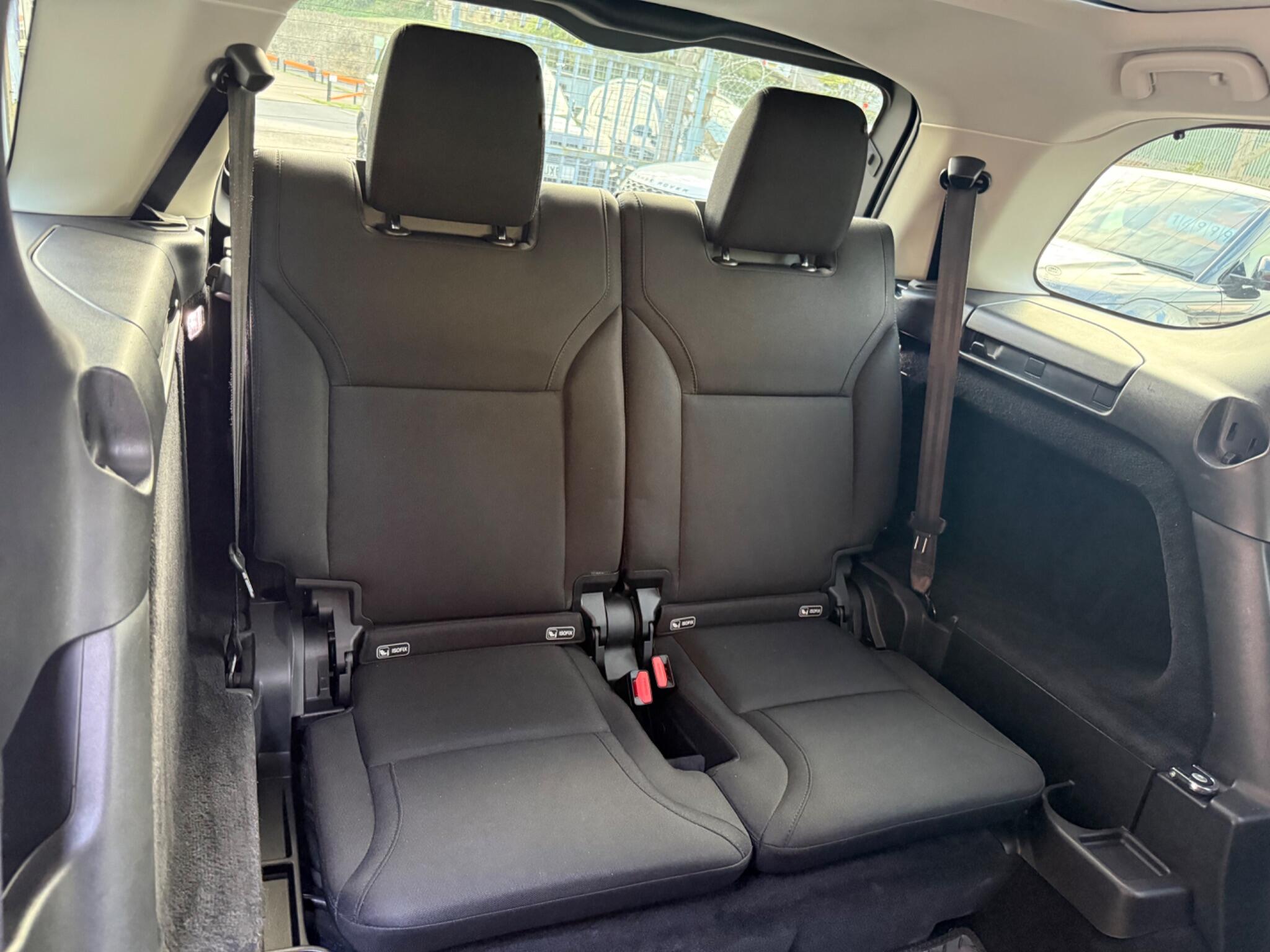 Land Rover Discovery view 14