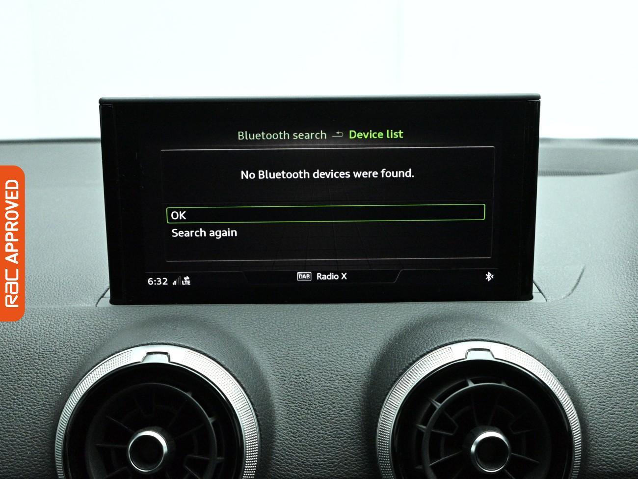 Audi Q2 view 15