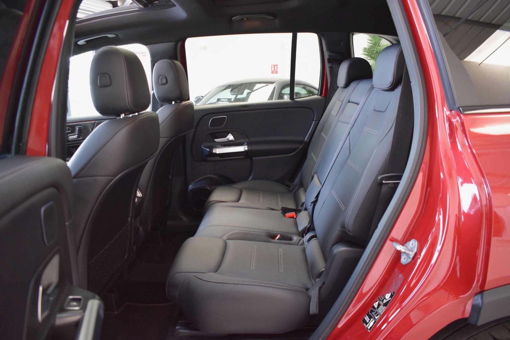 Mercedes-Benz GLB view 30