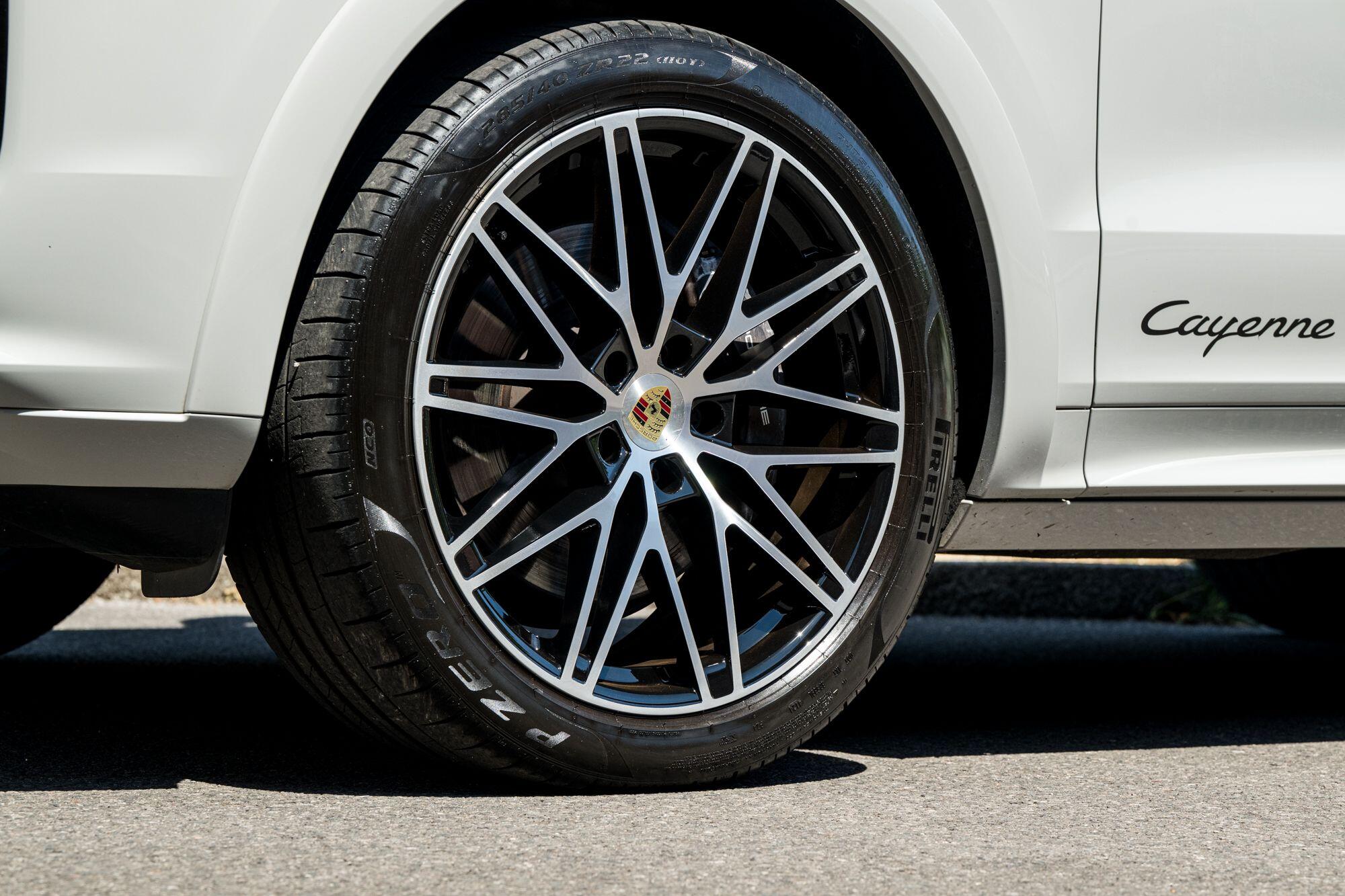 Porsche Cayenne view 15
