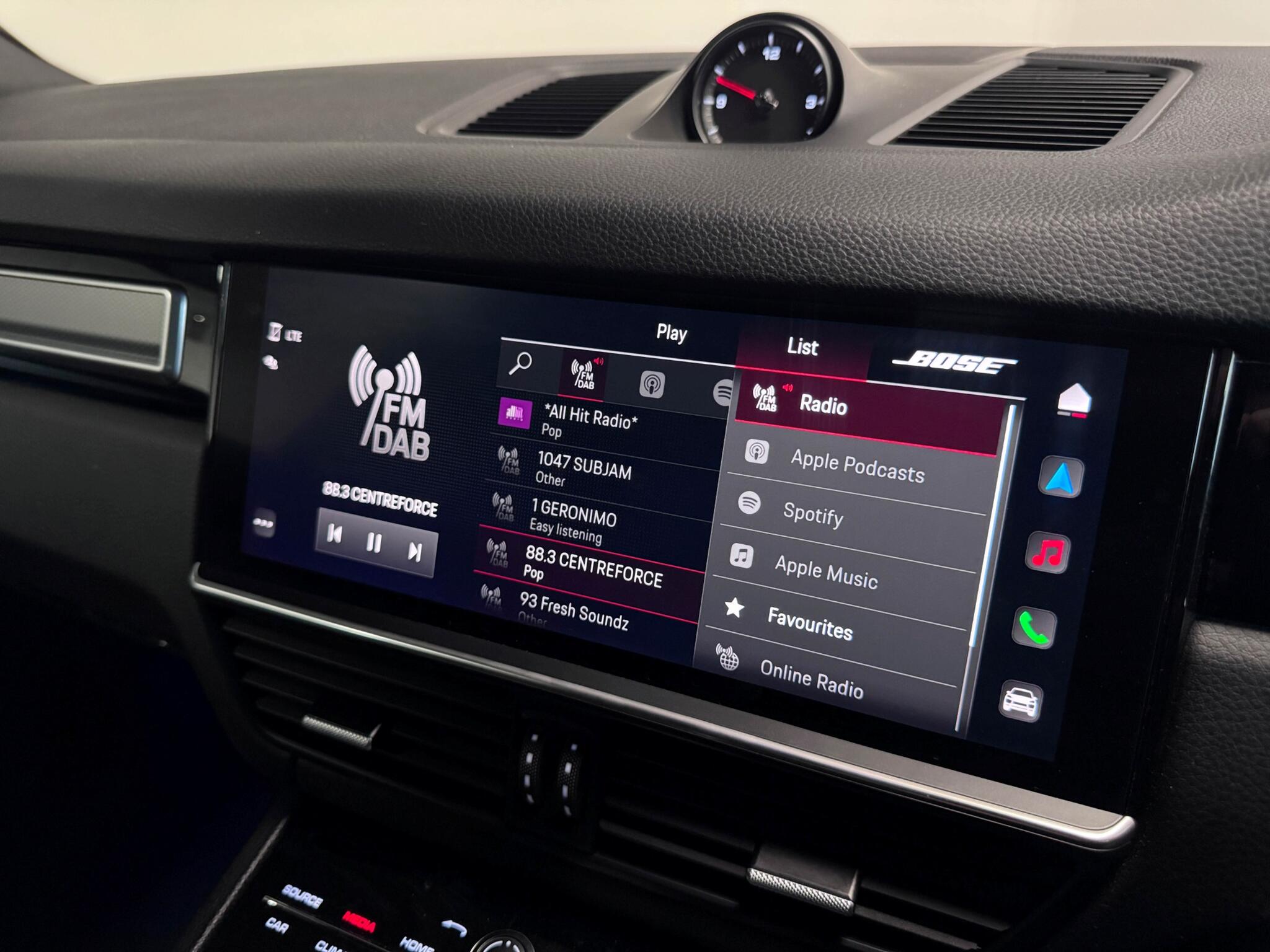 Porsche Cayenne view 45