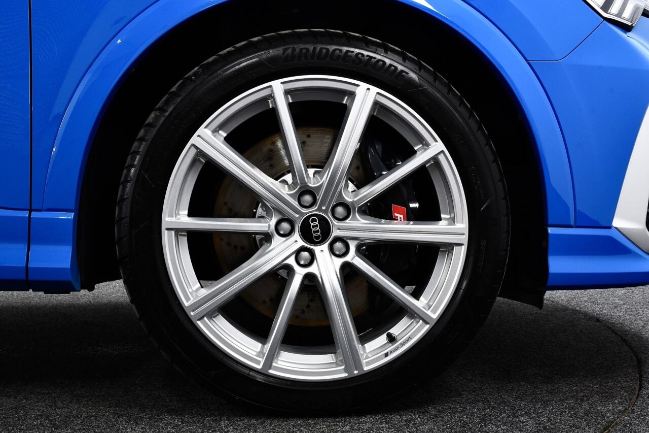 Audi RS Q3 view 20