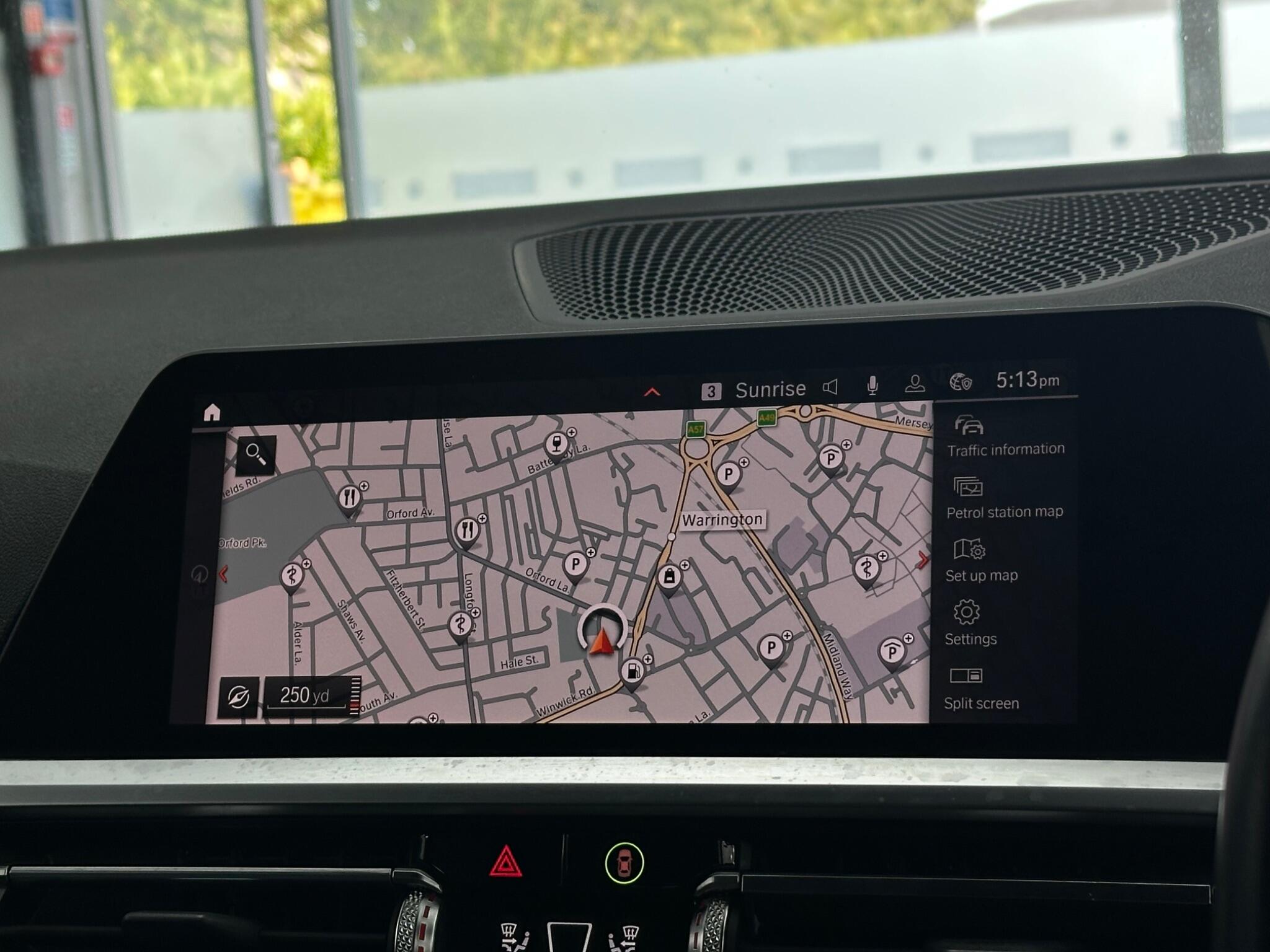BMW 3 Series view 29