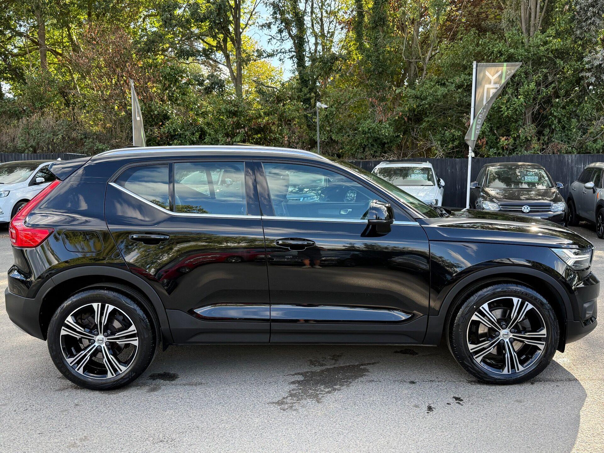 Volvo XC40 view 5