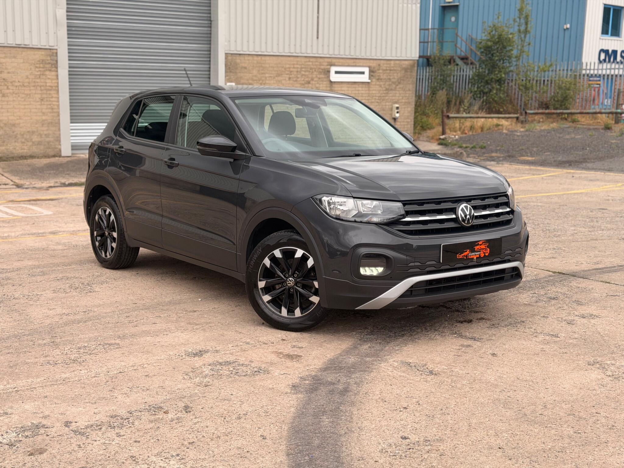 Volkswagen T-Cross view 6