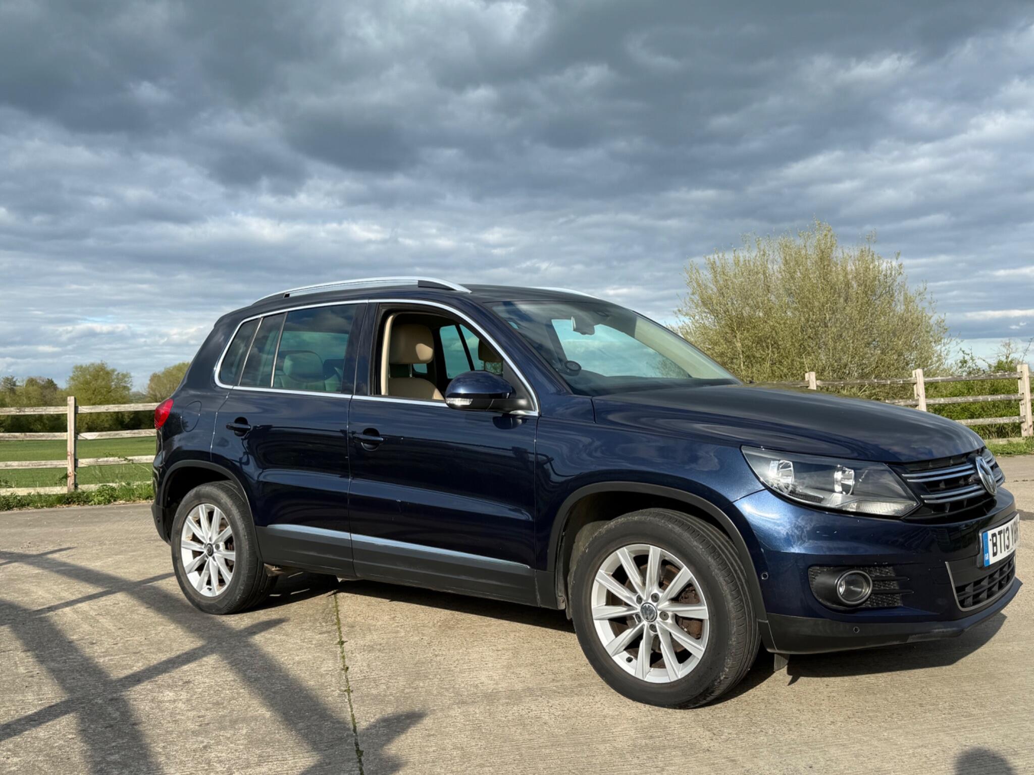Volkswagen Tiguan 2.0 TDI BlueMotion Tech SE 4WD Euro 5 (s/s) 5dr — photo 50 of 100