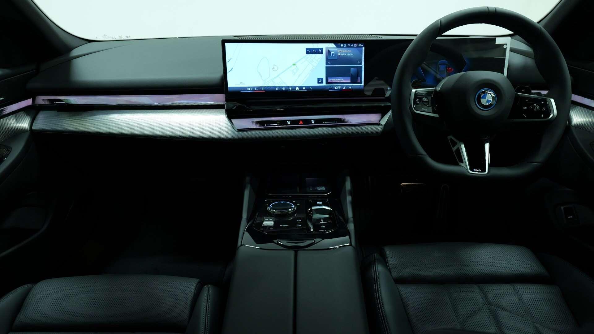 BMW 5 Series view 5