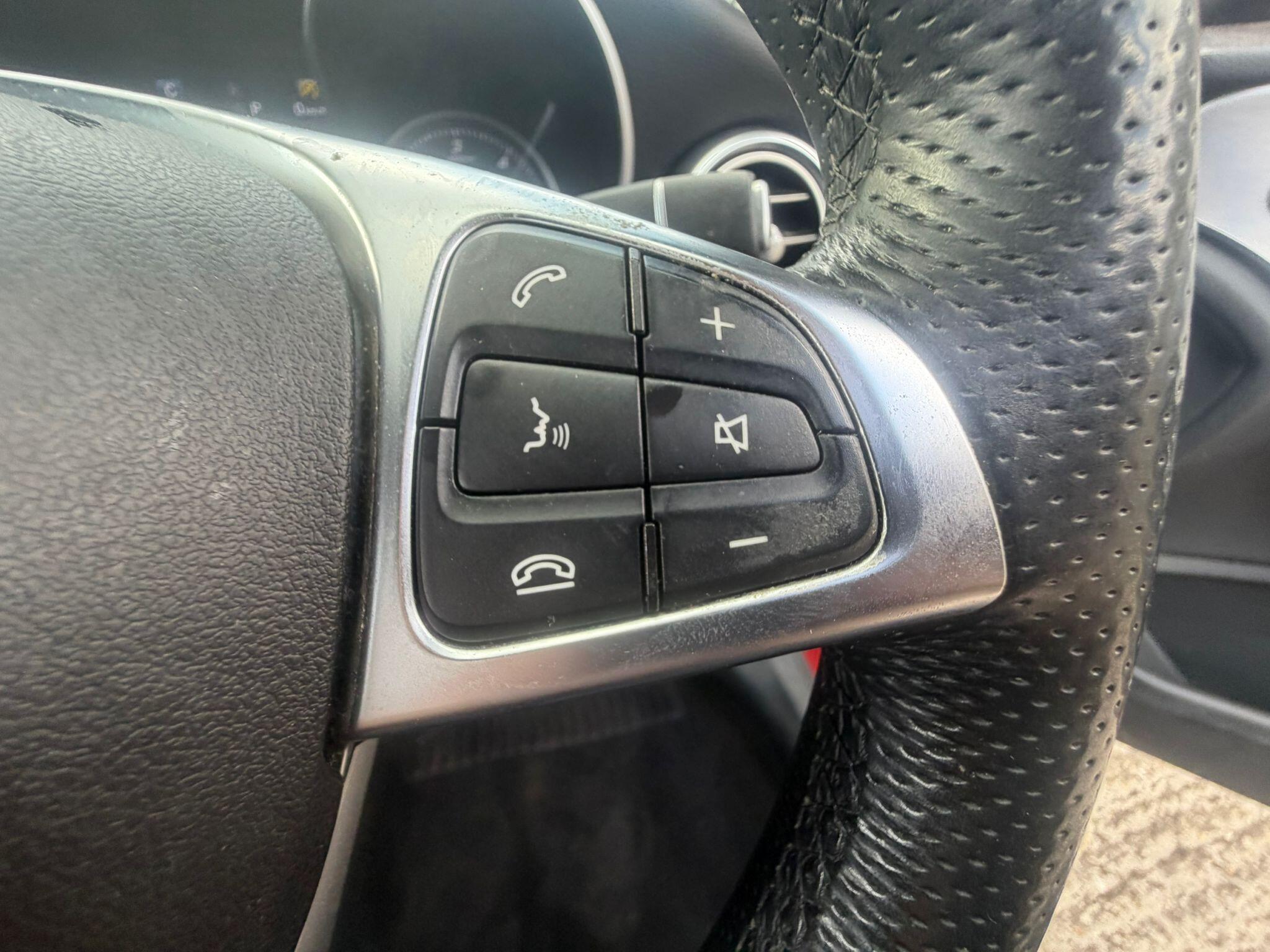 Mercedes-Benz C-Class view 17