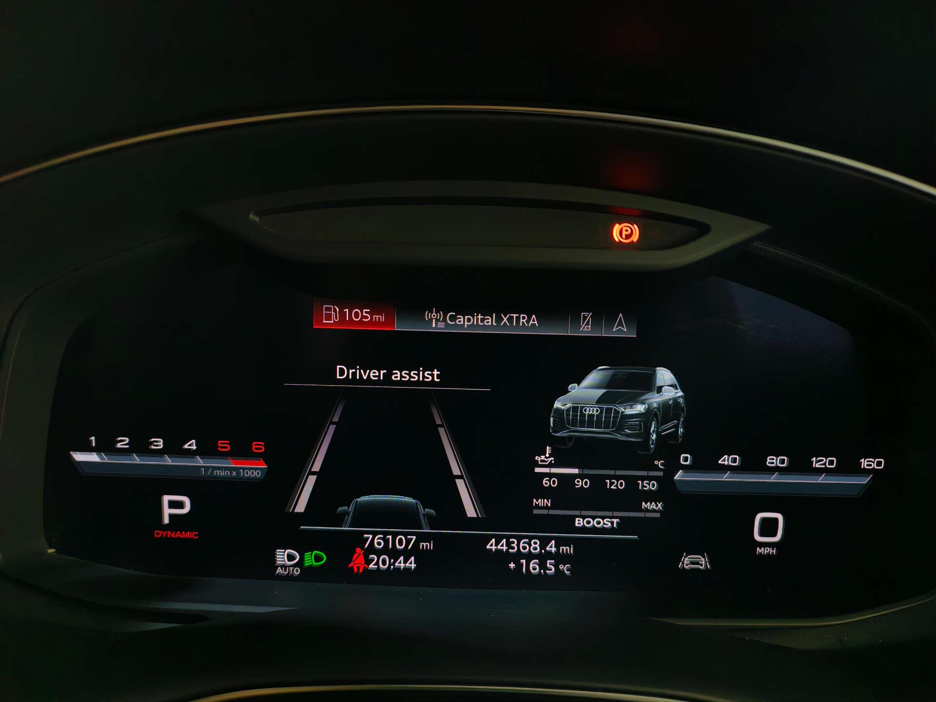 Audi SQ7 view 24