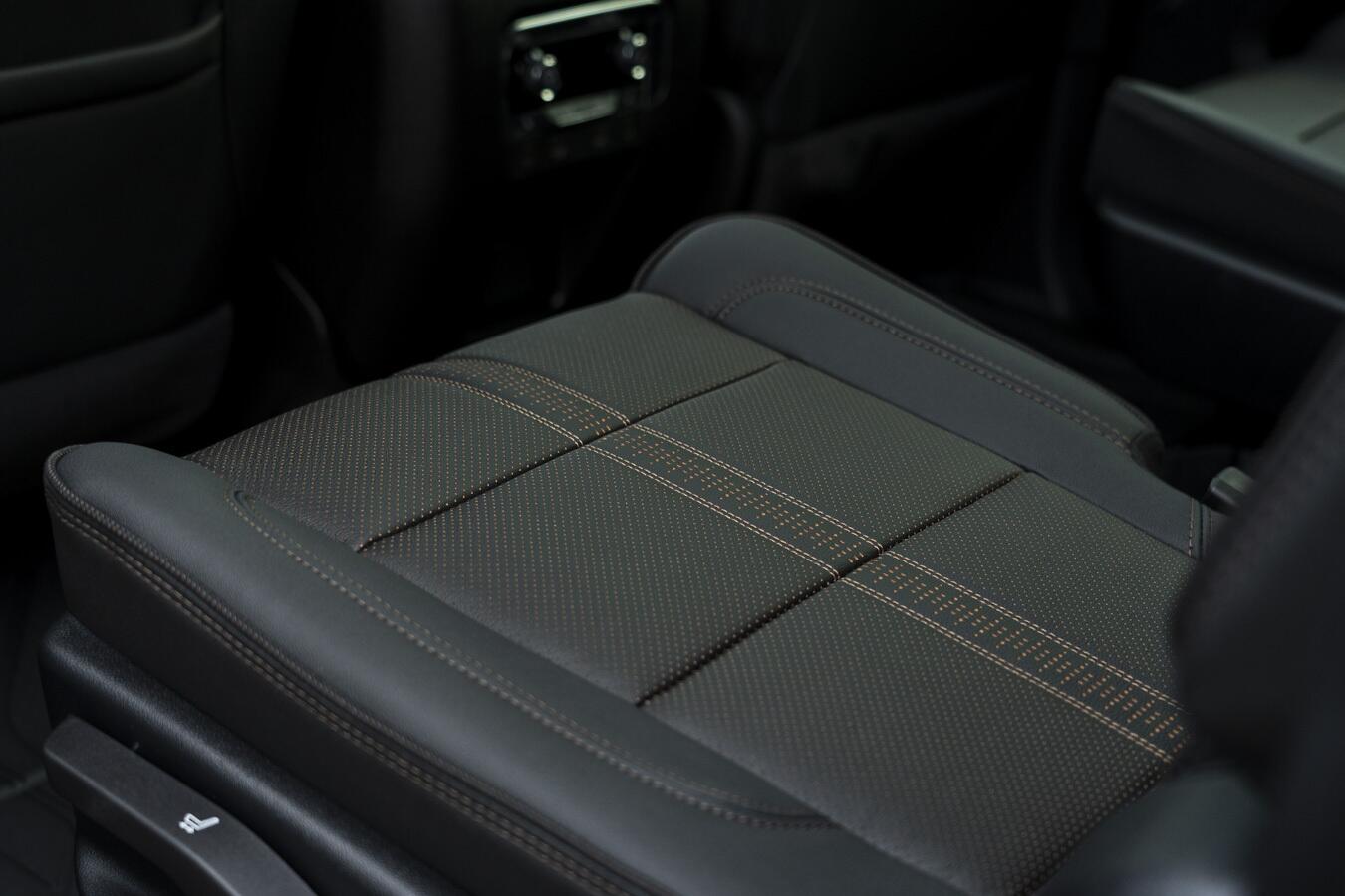 Chevrolet Suburban view 41