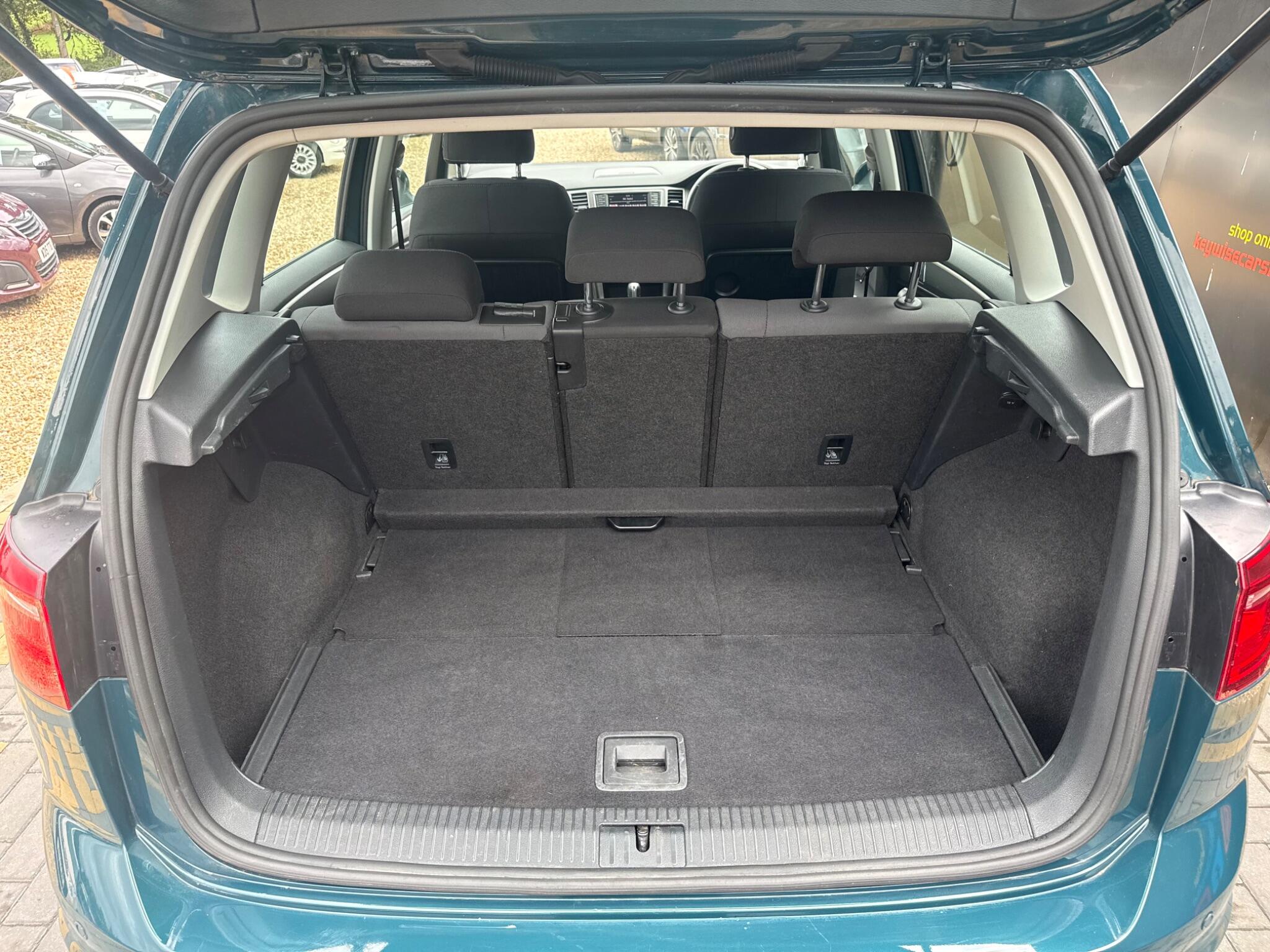 Volkswagen Golf Sportsvan view 21
