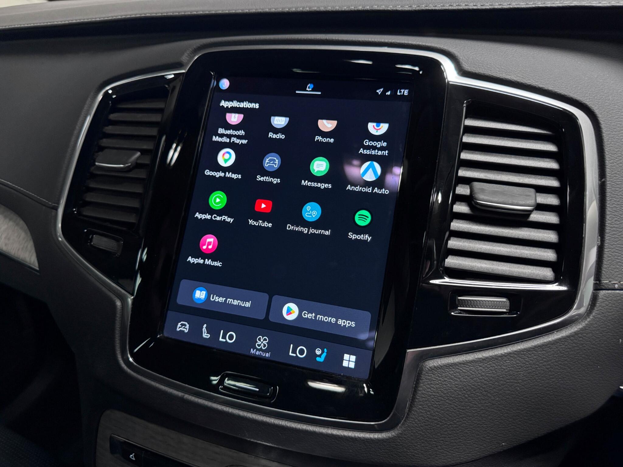 Volvo XC90 view 13