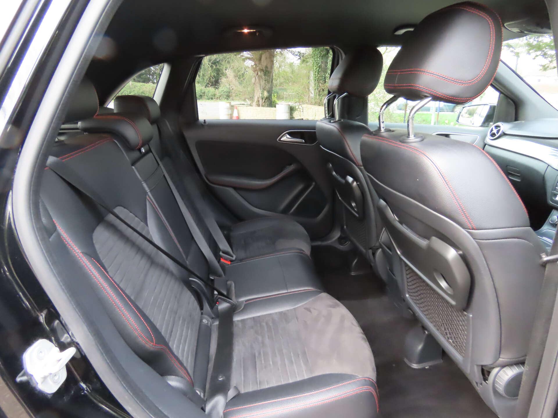 Mercedes-Benz B-Class view 9