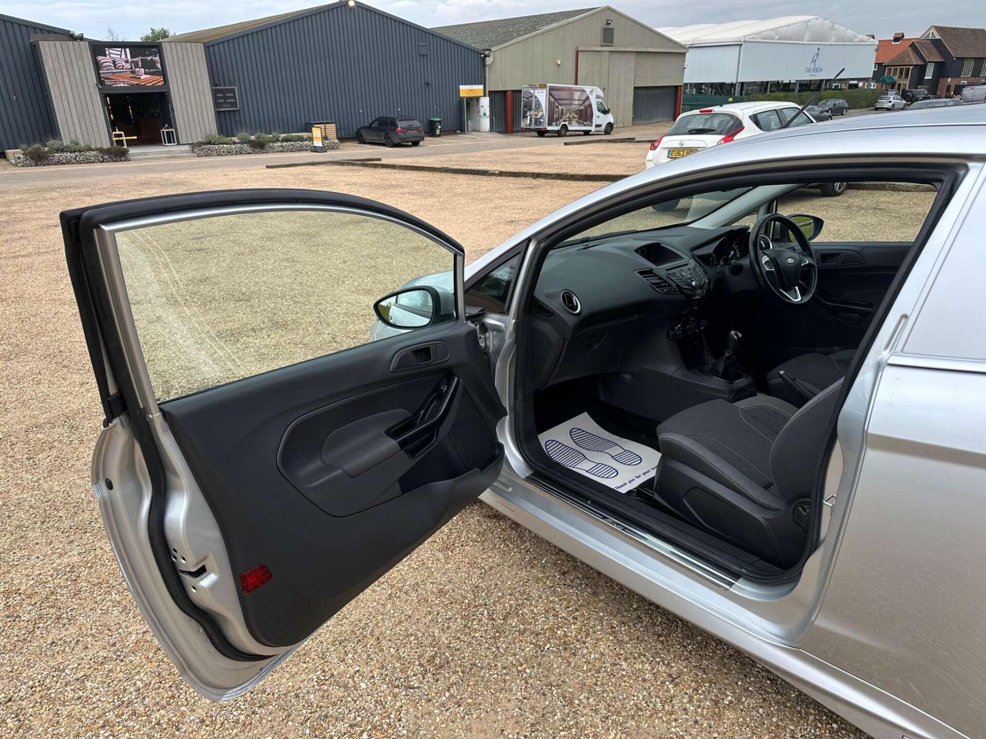 Ford Fiesta view 17