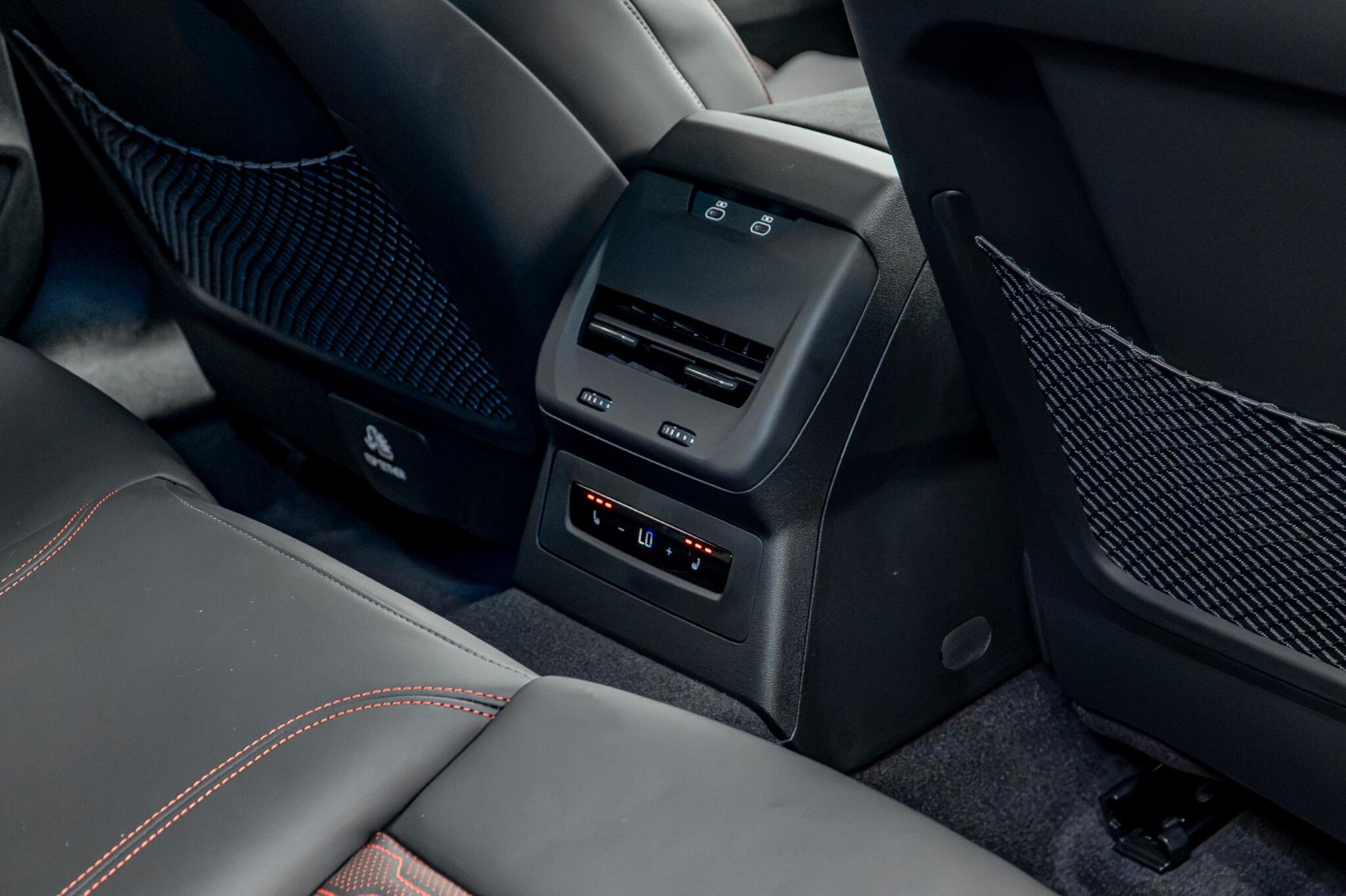 Audi RS5 view 45