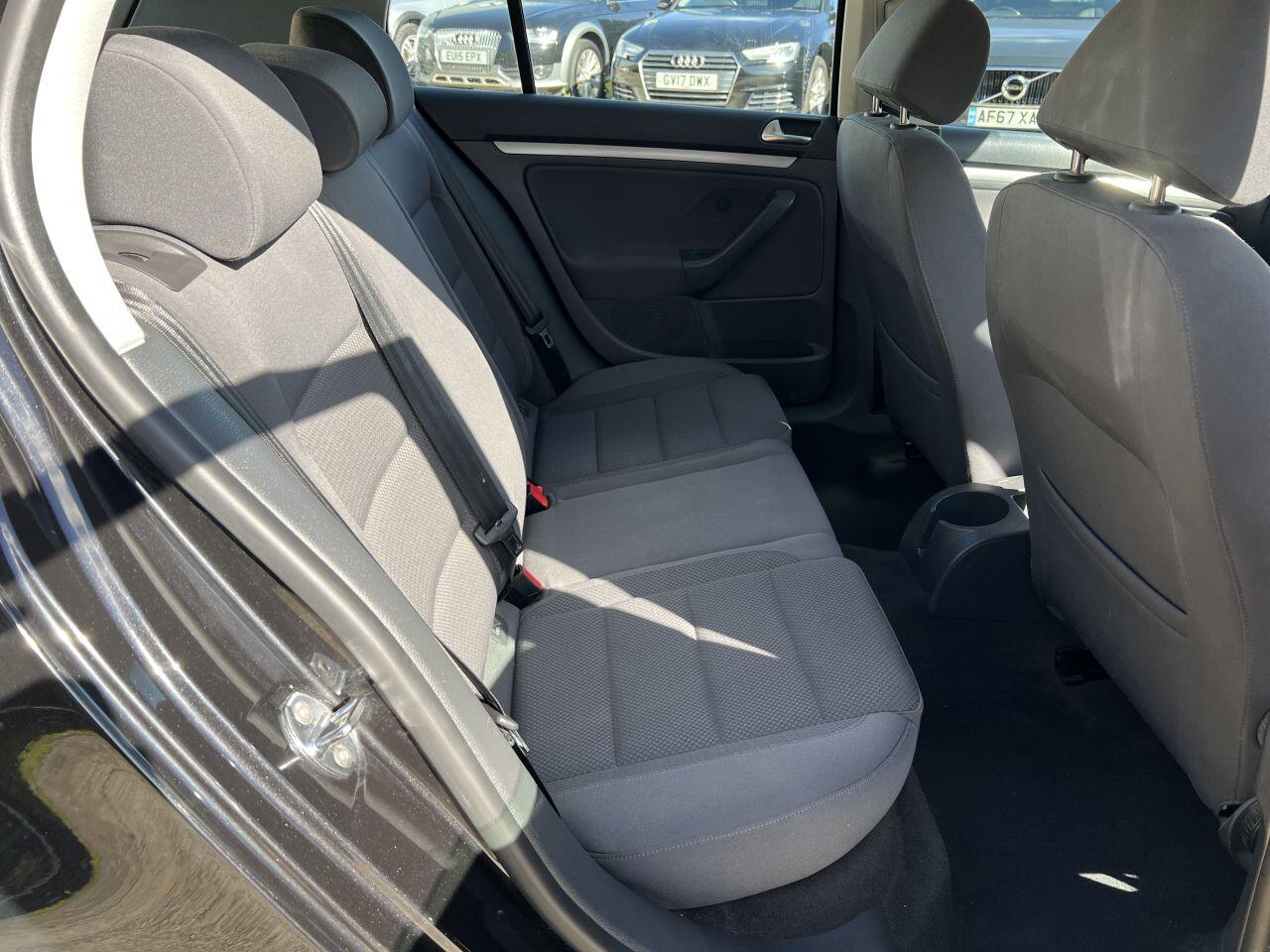 Volkswagen Golf view 17
