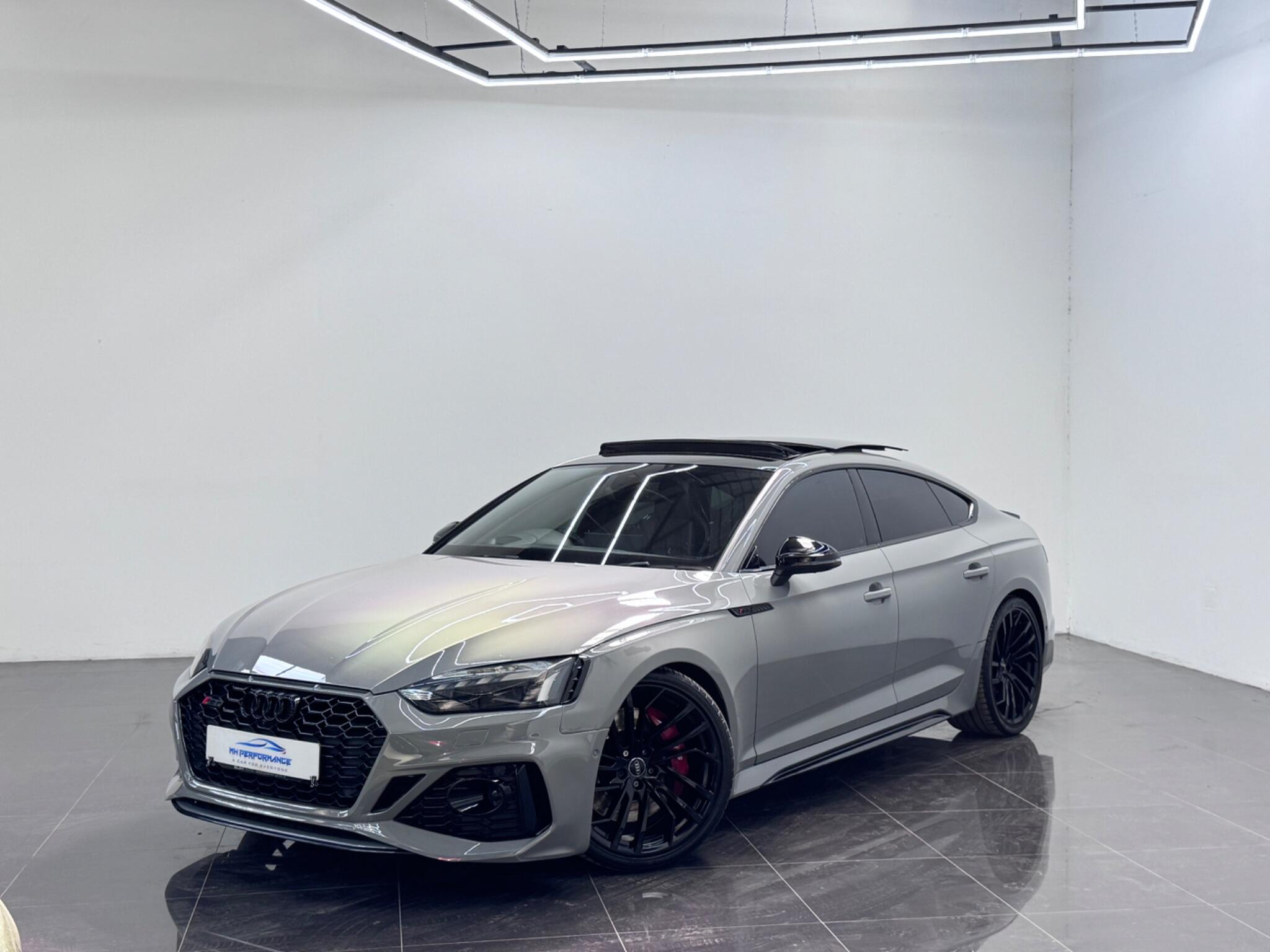 Audi RS5 view 12